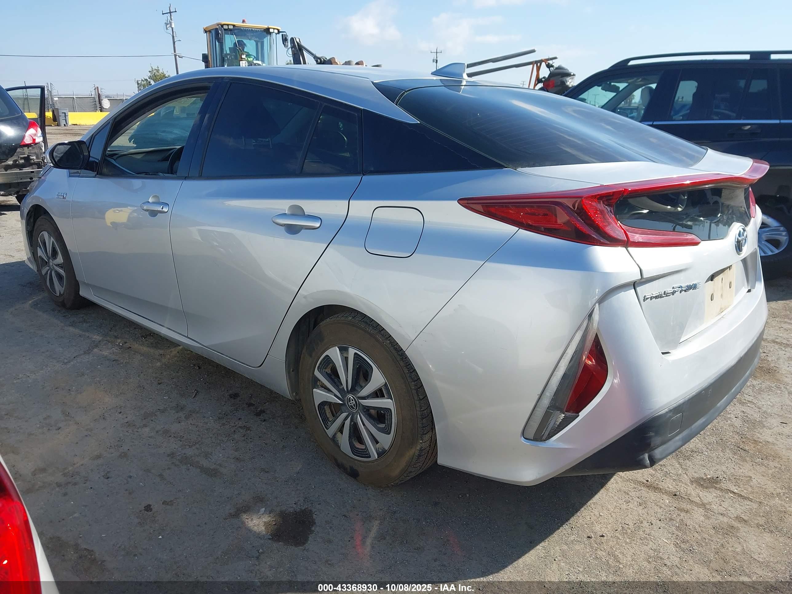 TOYOTA PRIUS image 3