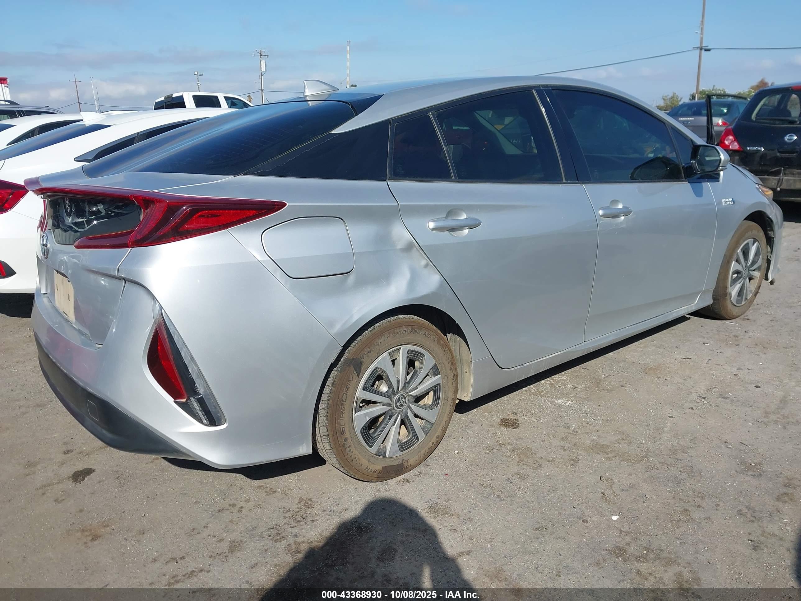 TOYOTA PRIUS image 4