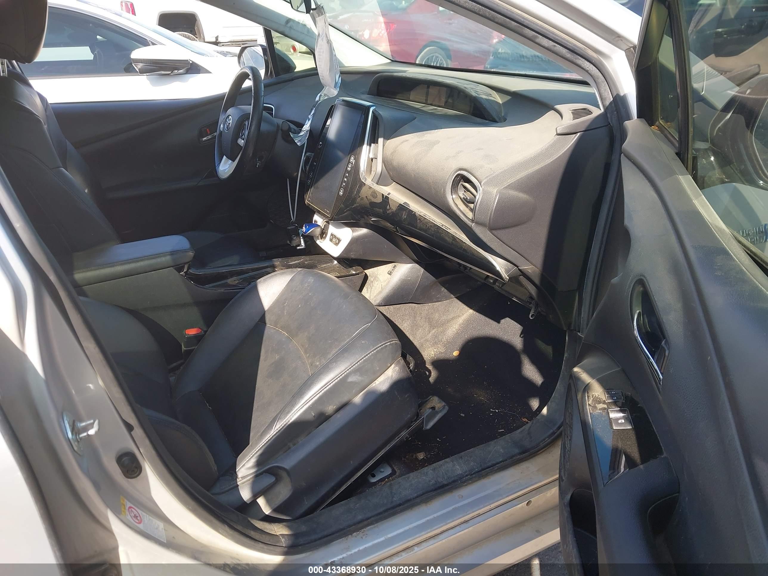 TOYOTA PRIUS image 5