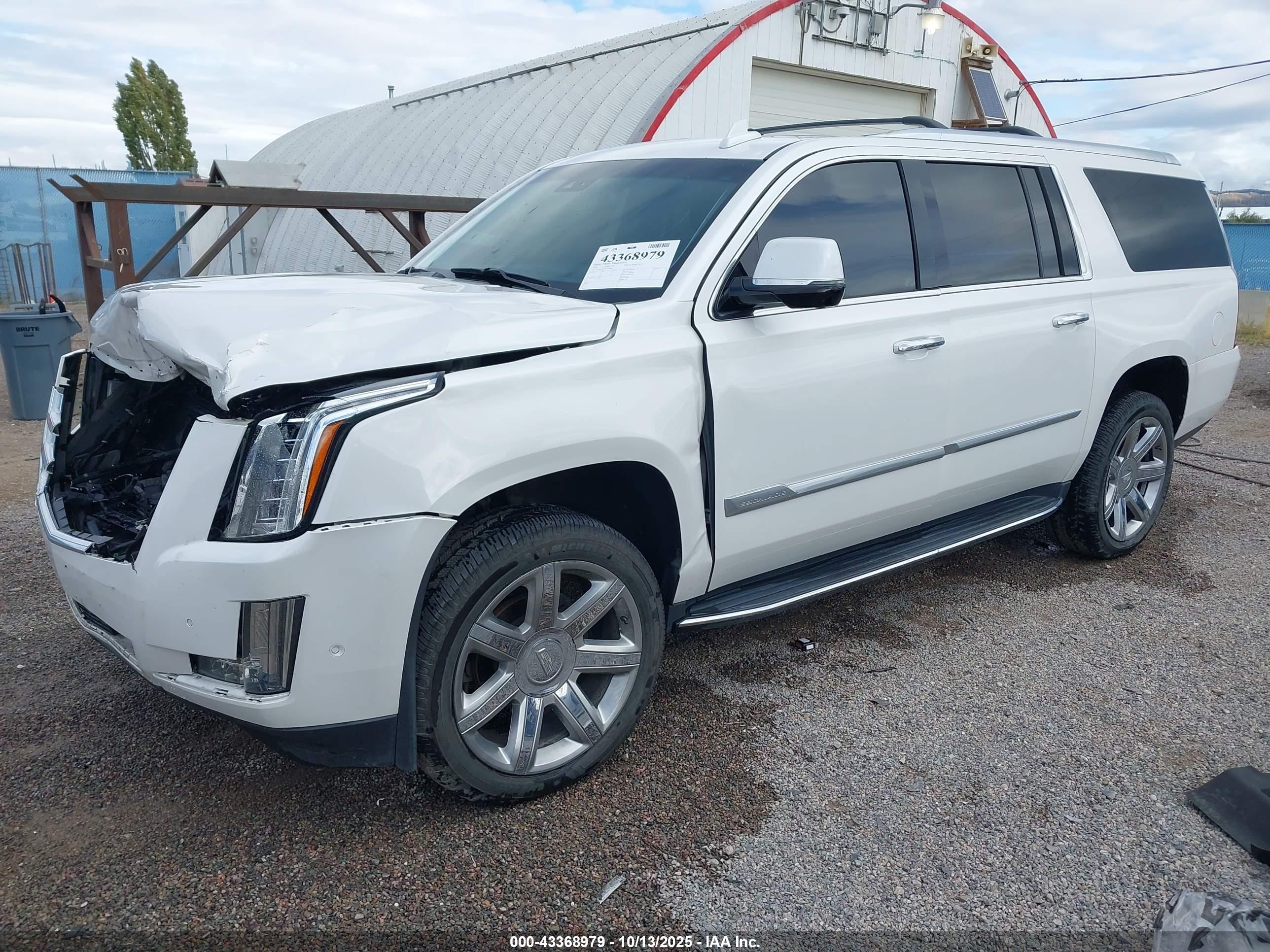CADILLAC ESCALADE image 2