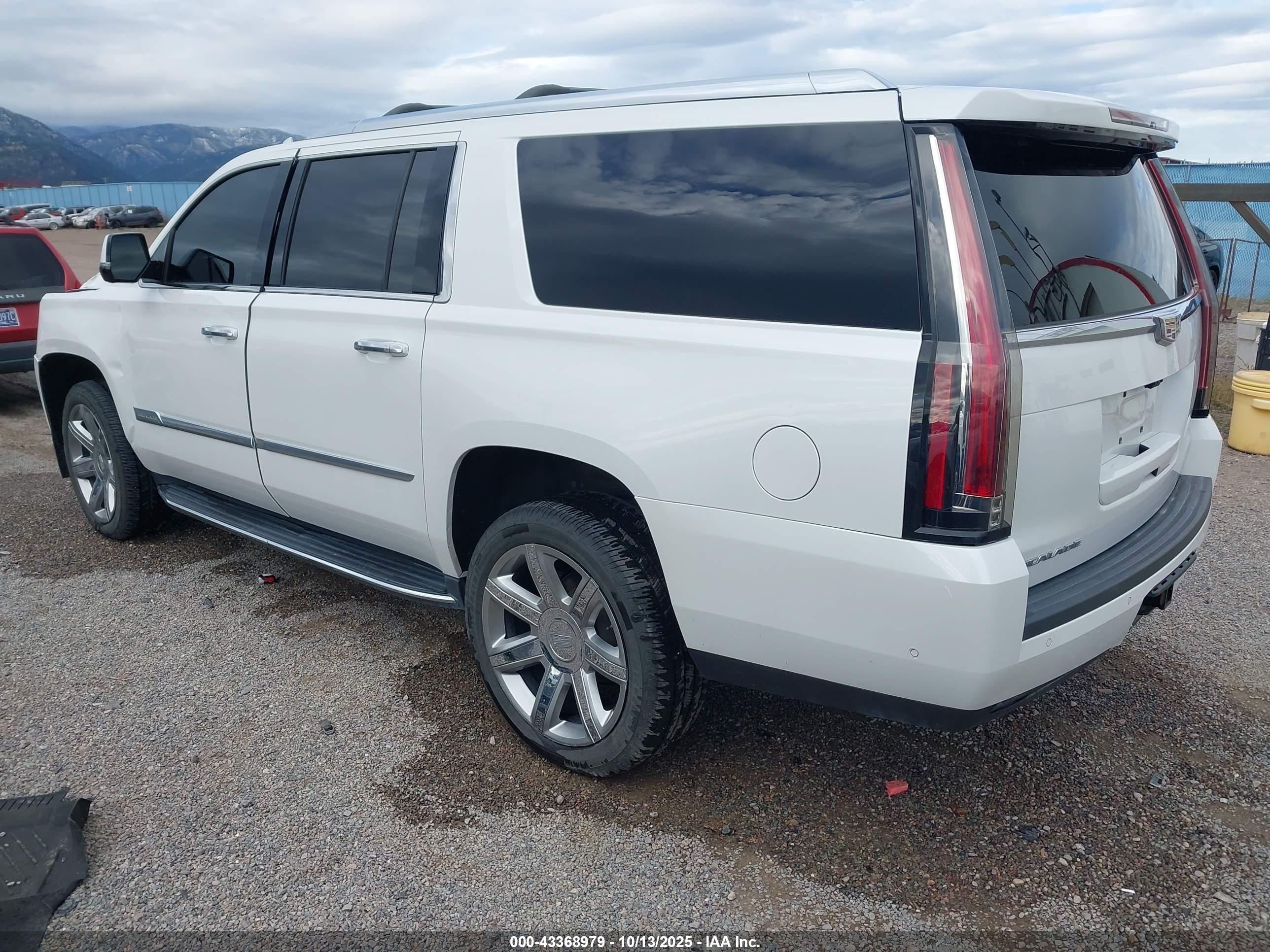 CADILLAC ESCALADE image 3