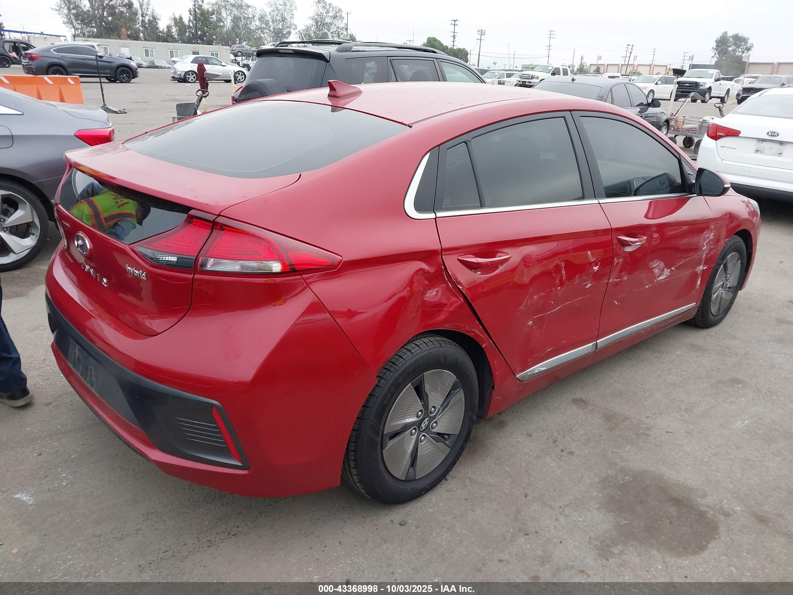 HYUNDAI IONIQ image 4