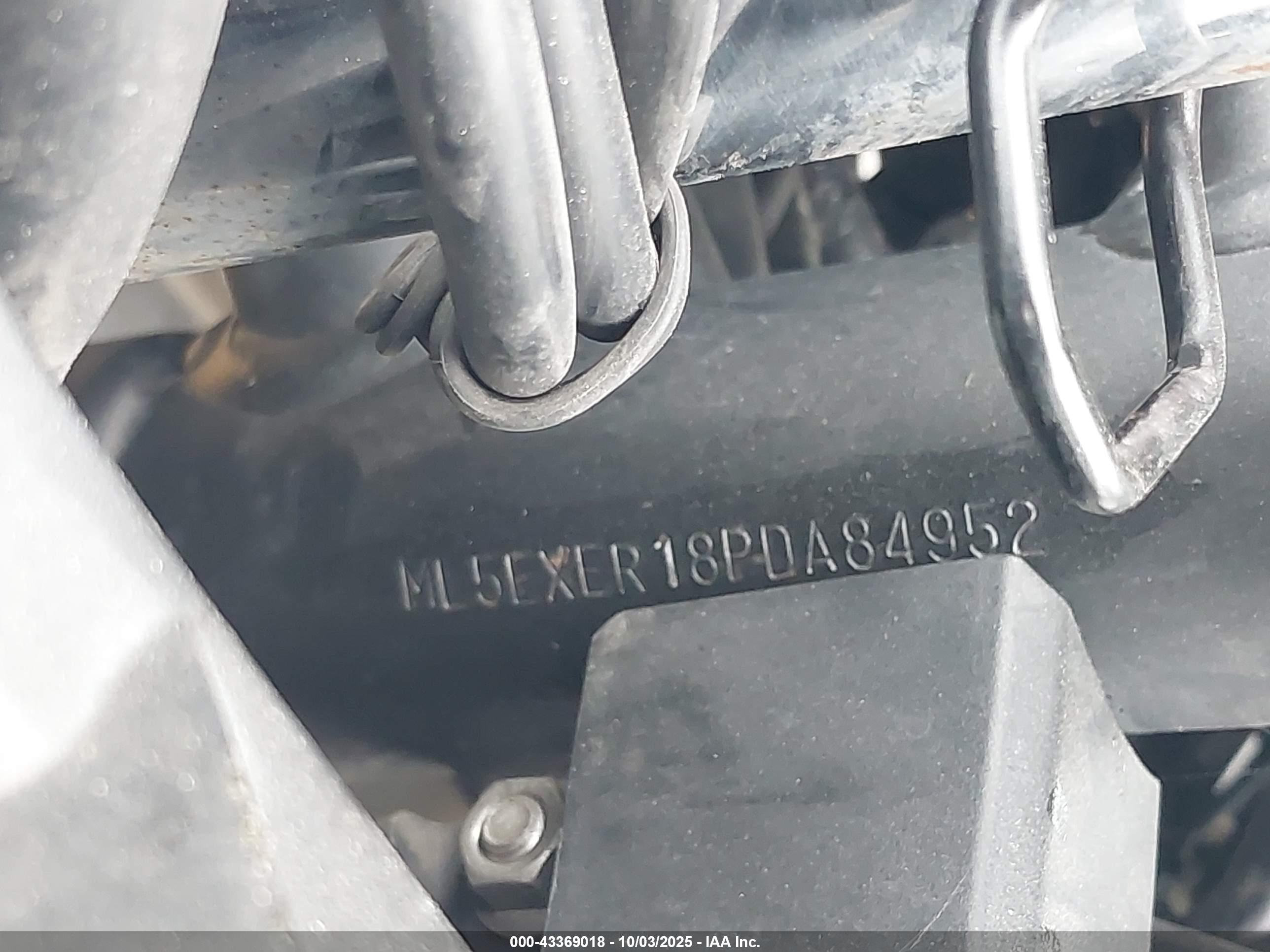 KAWASAKI EX650 image 10