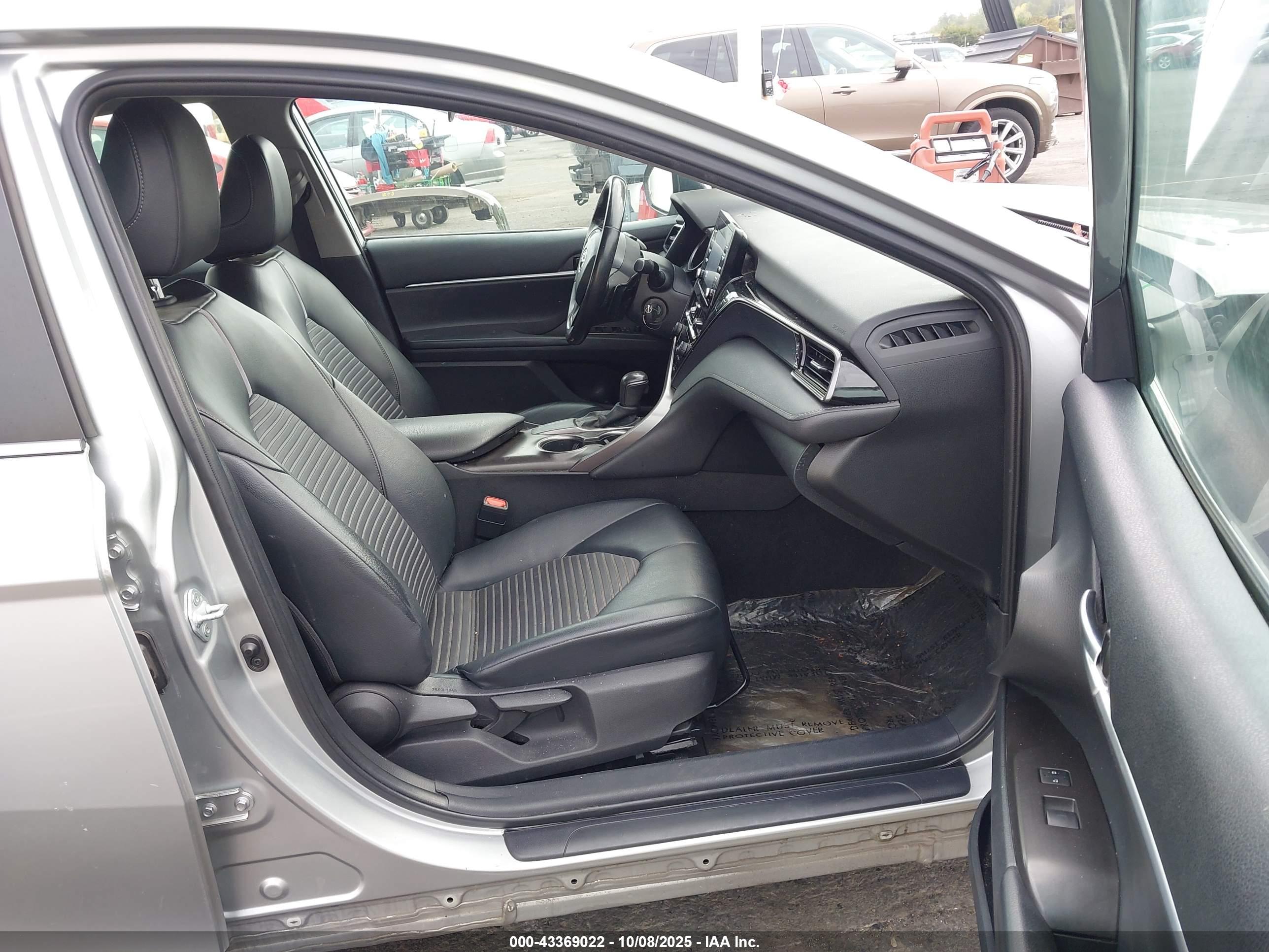 TOYOTA CAMRY image 5