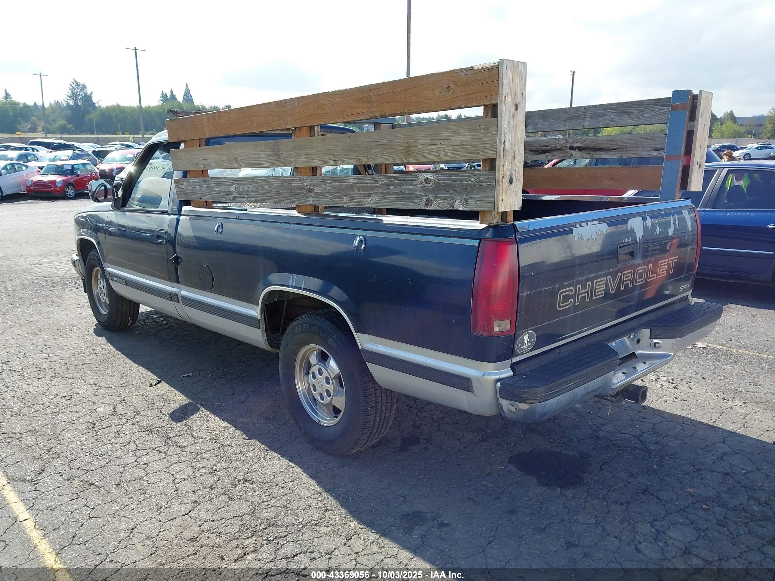 CHEVROLET GMT-400 image 3