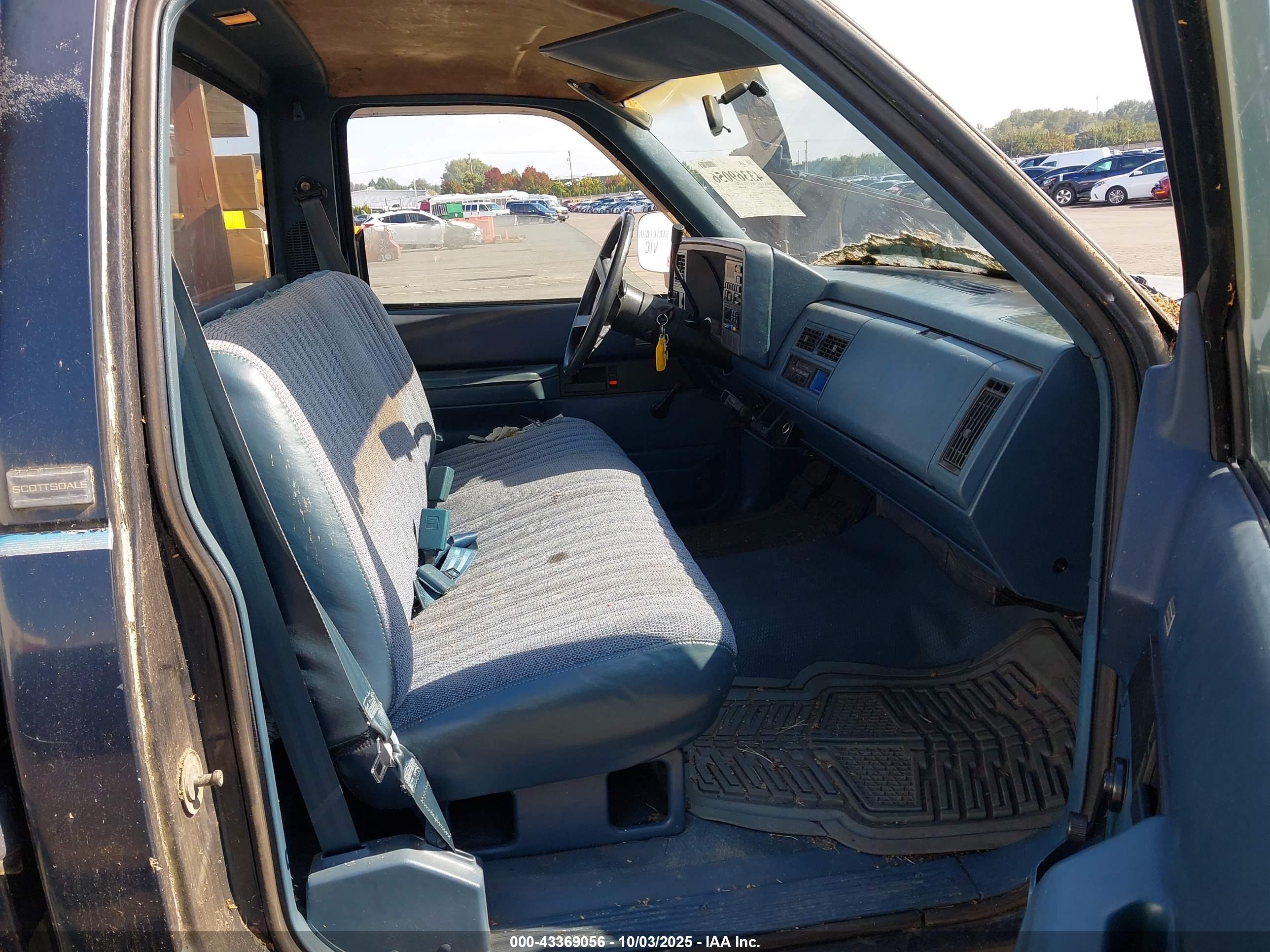CHEVROLET GMT-400 image 5
