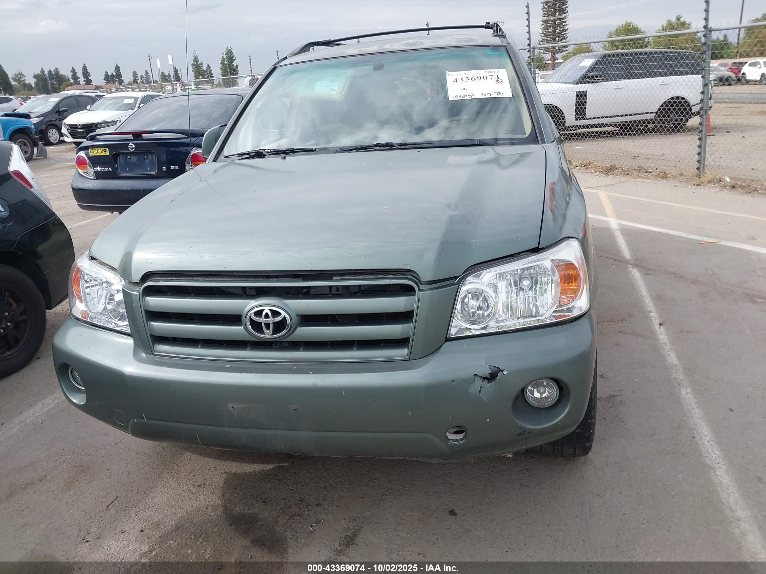 TOYOTA HIGHLANDER image 6