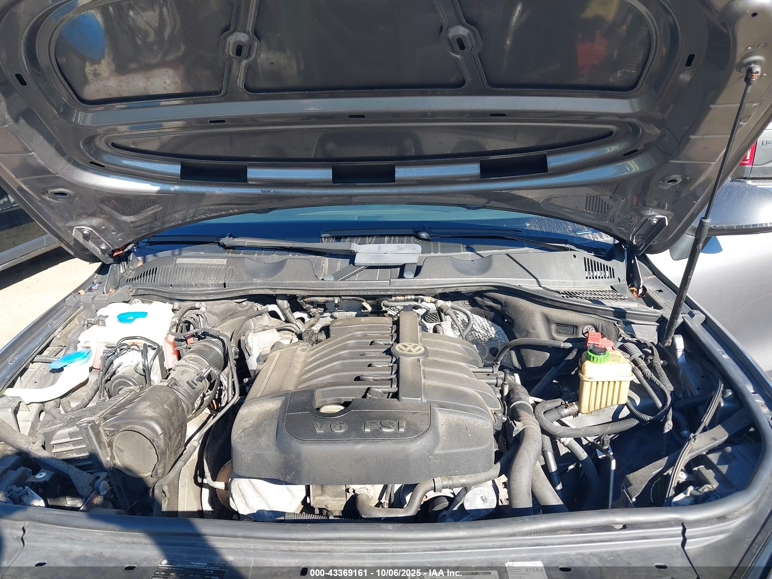 VOLKSWAGEN TOUAREG image 10