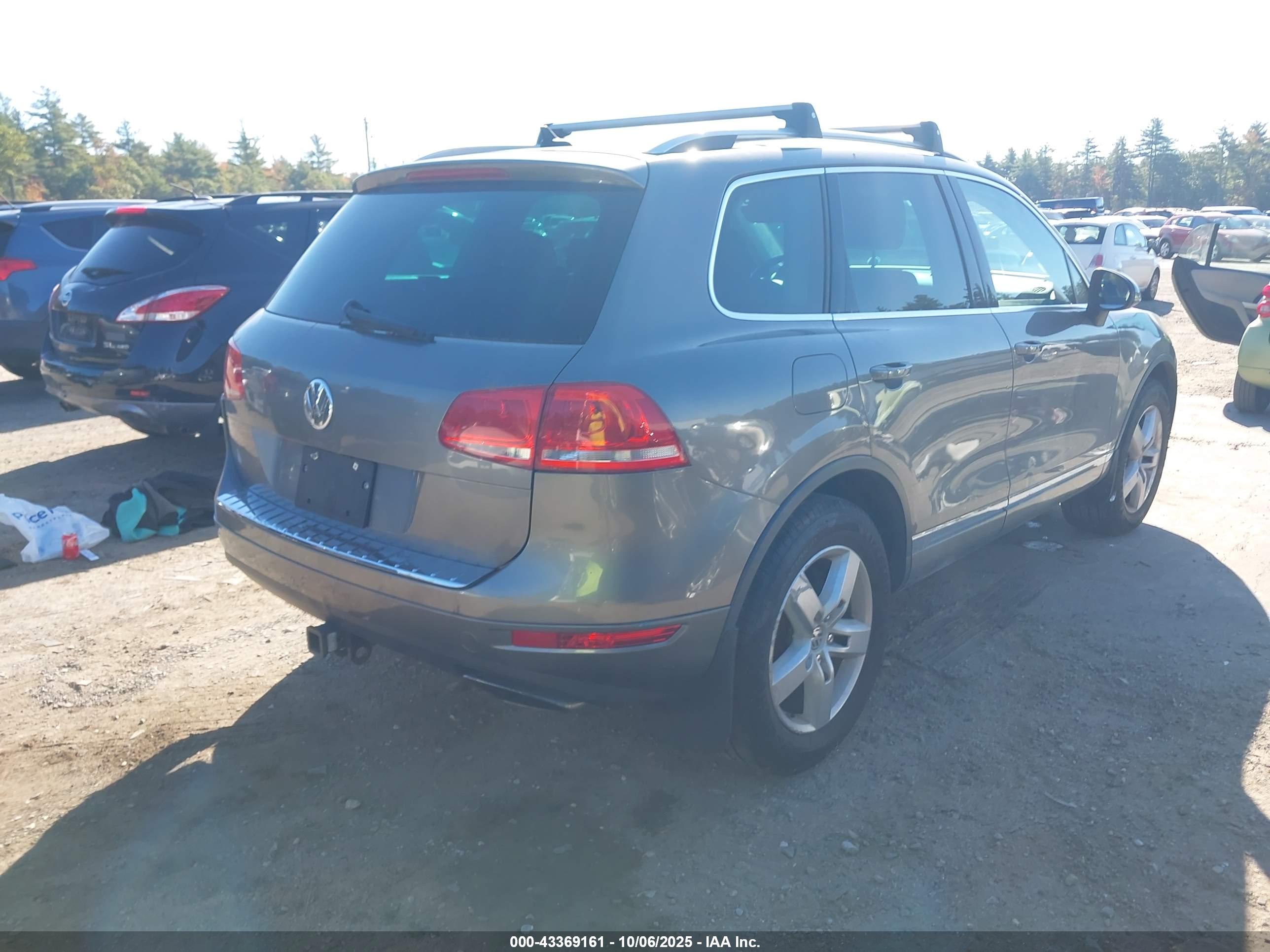 VOLKSWAGEN TOUAREG image 4