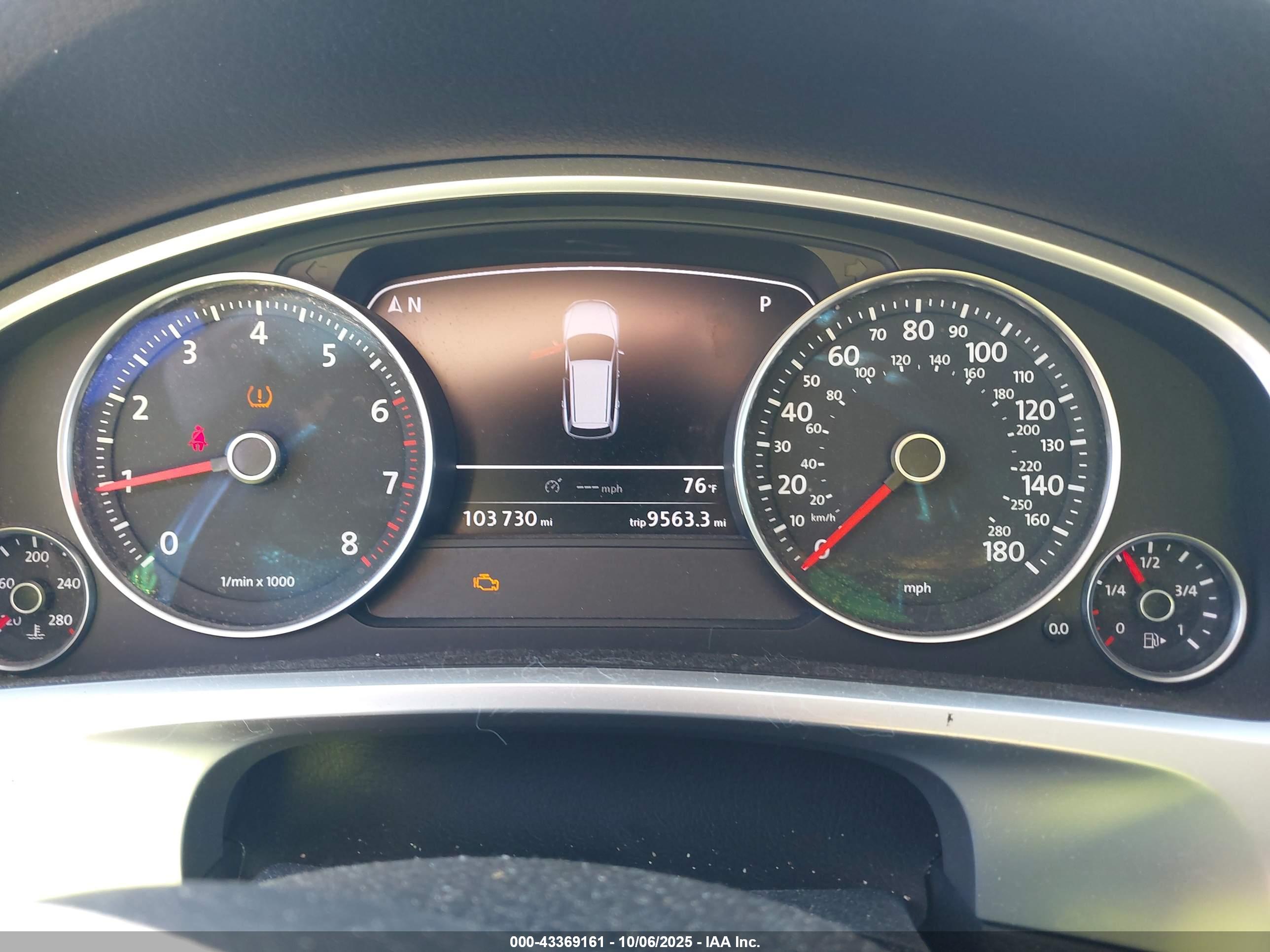 VOLKSWAGEN TOUAREG image 7