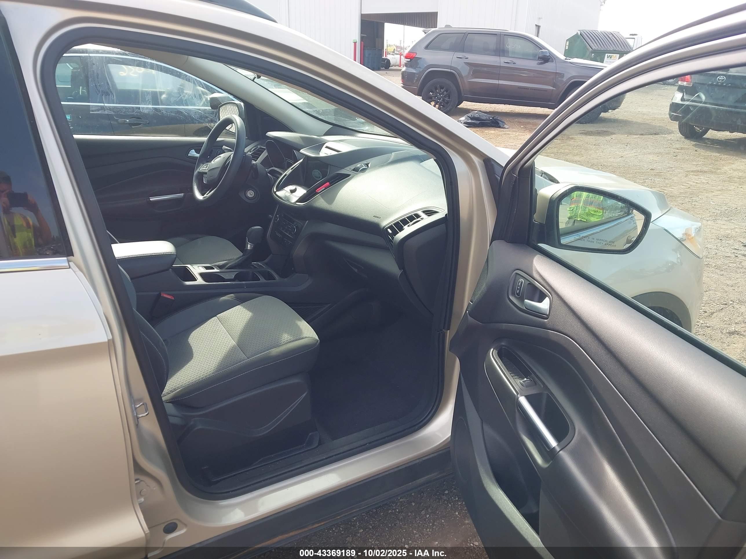 FORD ESCAPE image 5
