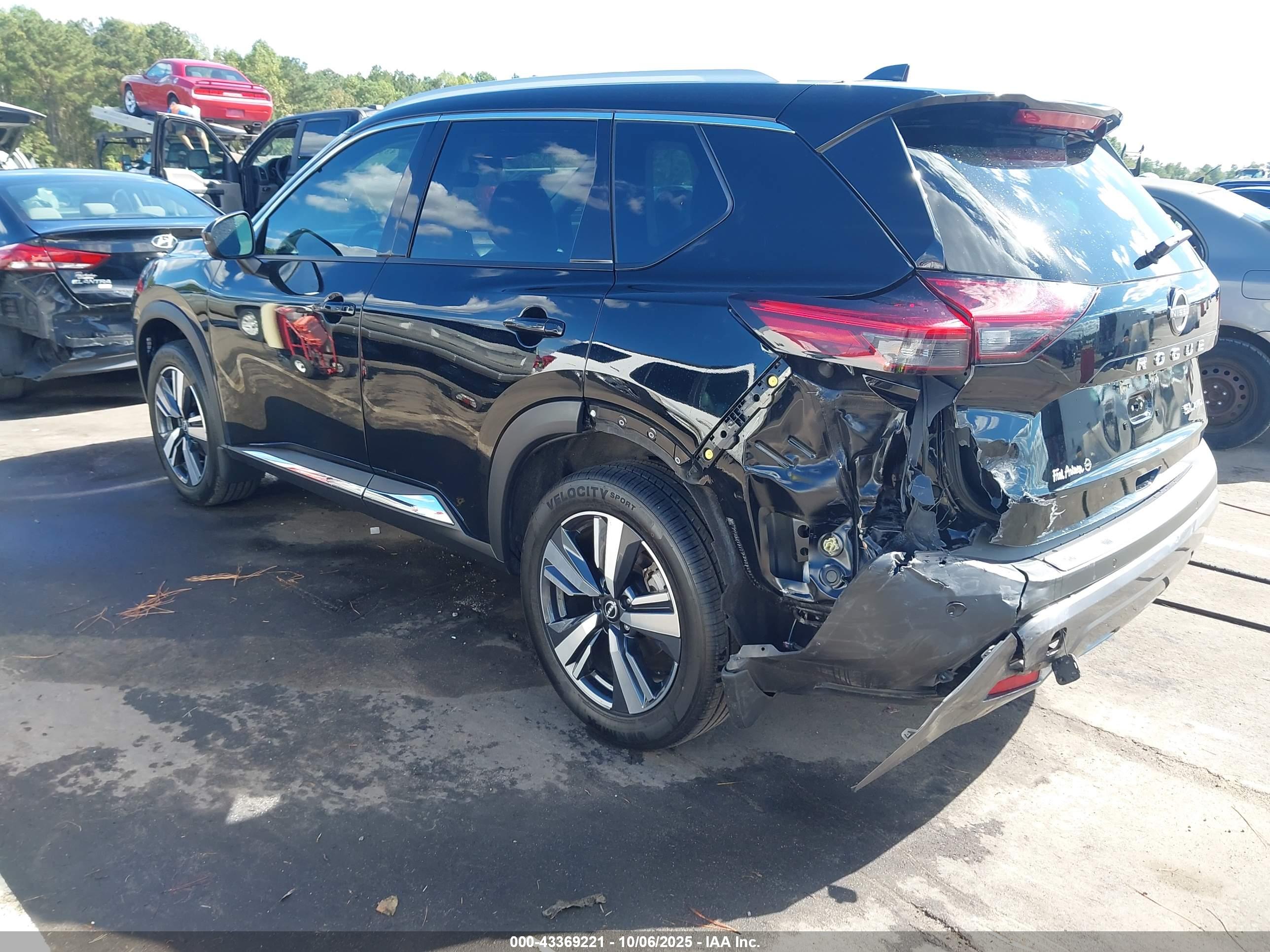 NISSAN ROGUE image 3