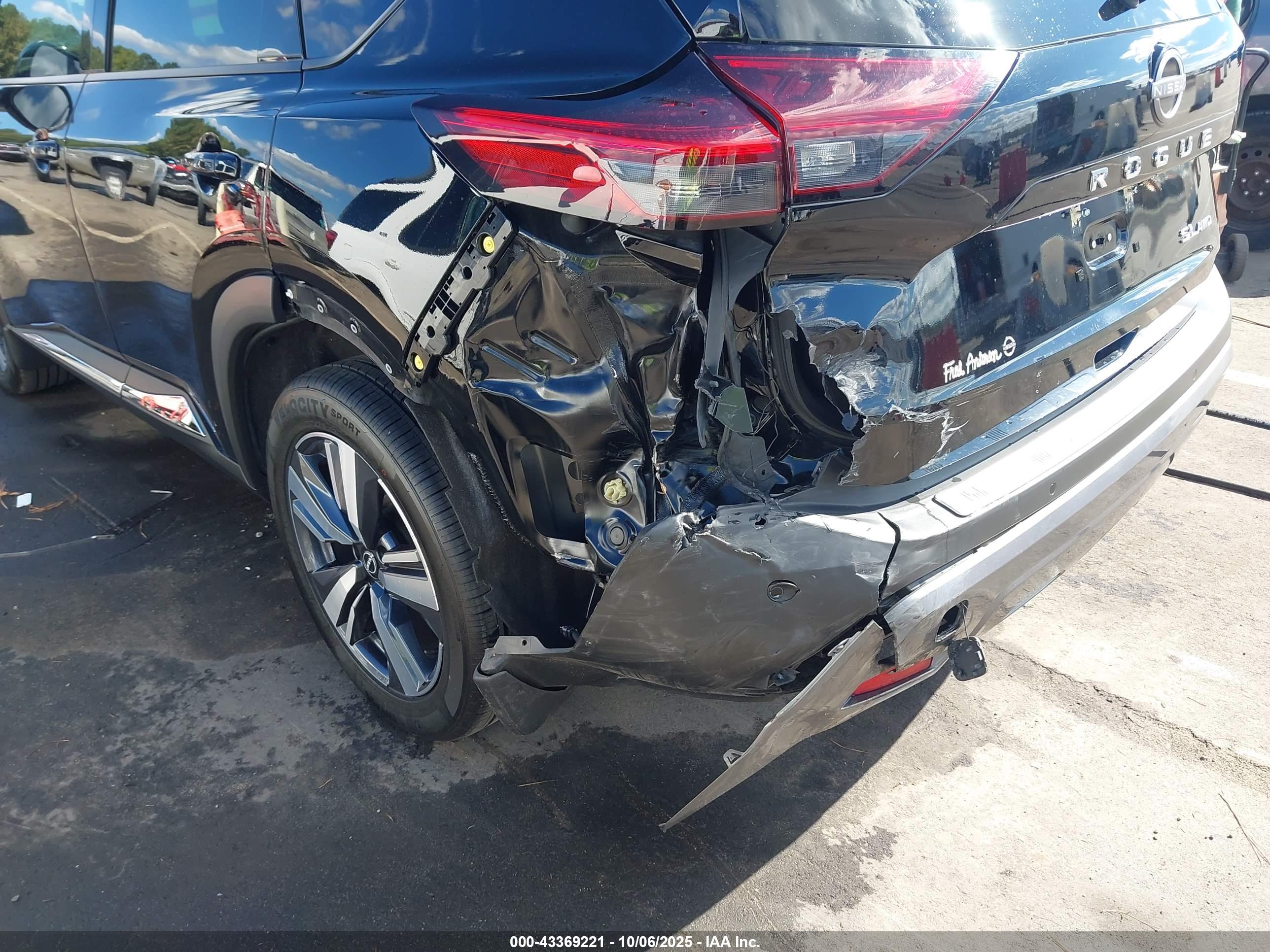 NISSAN ROGUE image 6