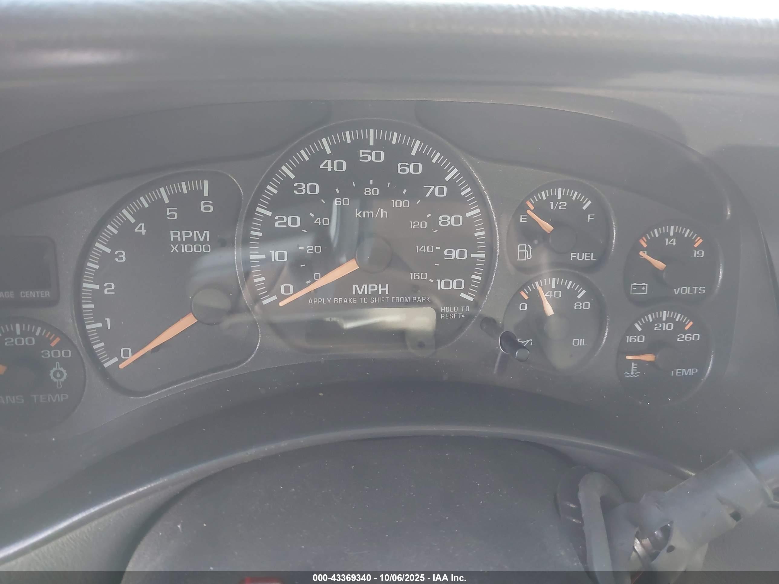 CHEVROLET SILVERADO image 7