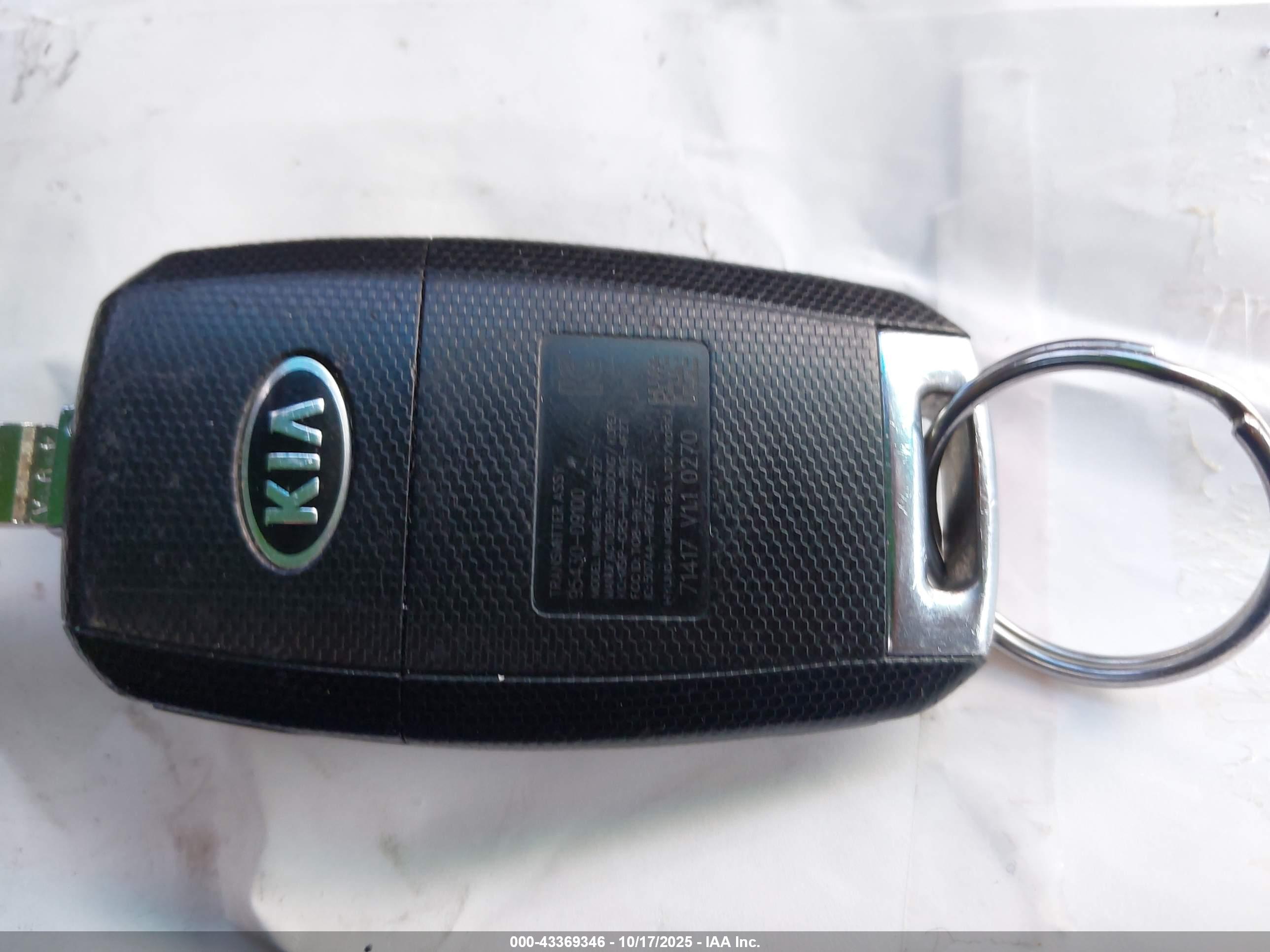 KIA SPORTAGE image 11