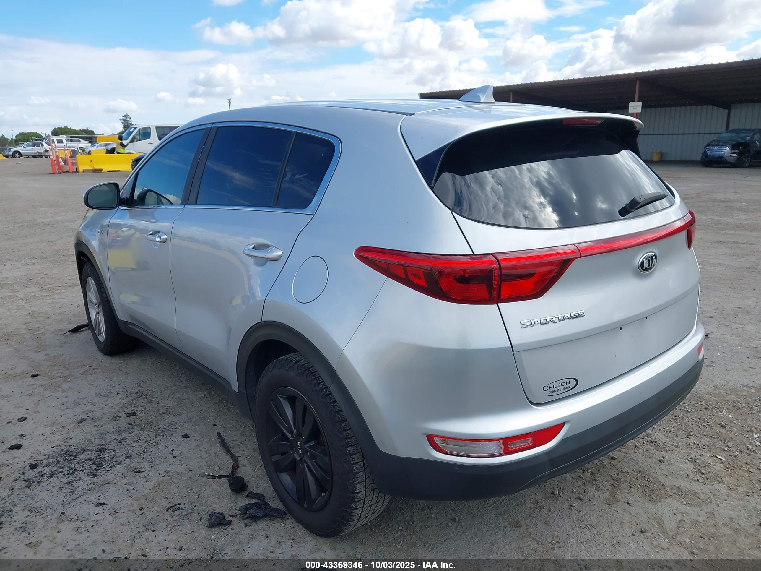 KIA SPORTAGE image 3