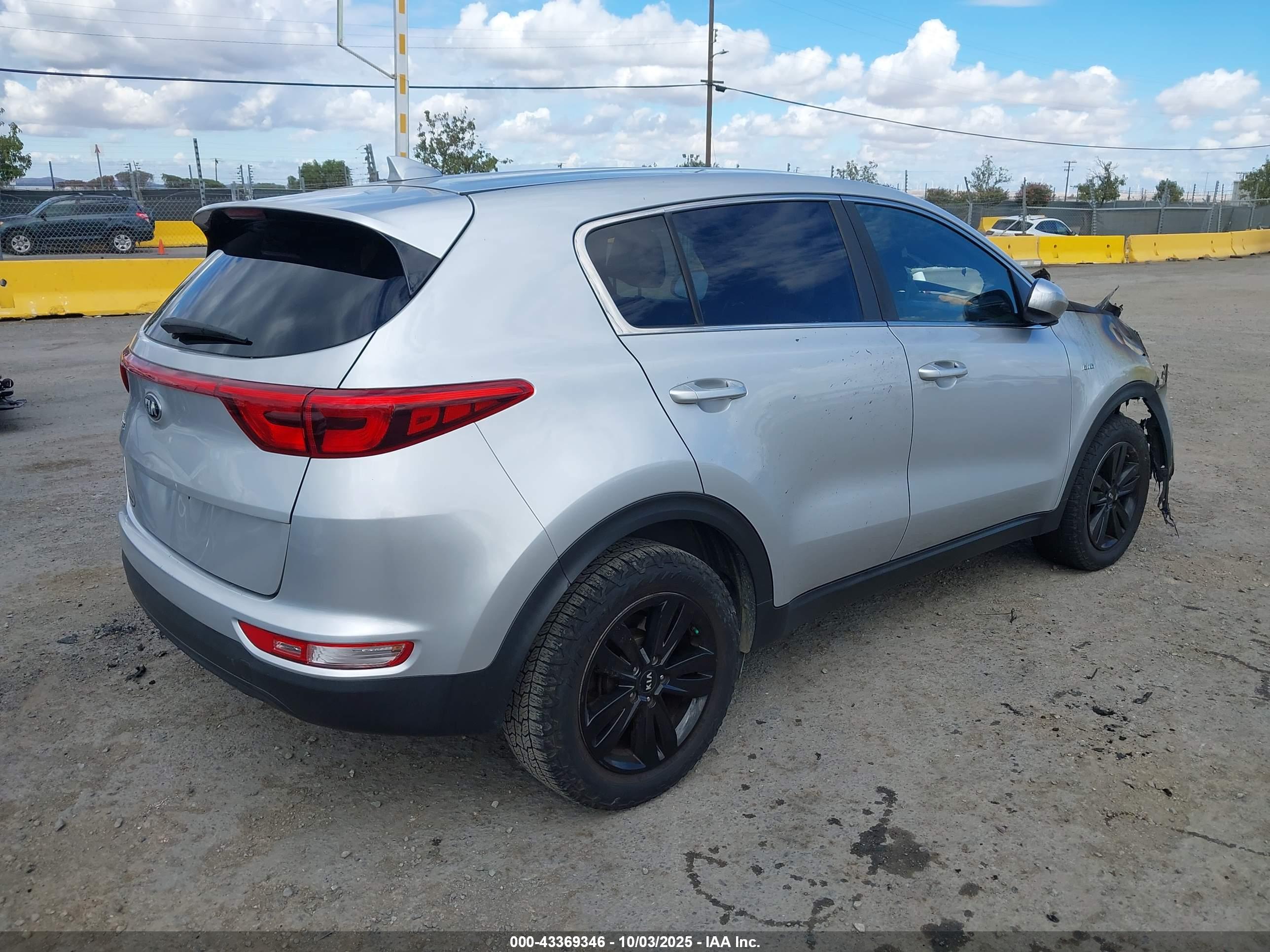 KIA SPORTAGE image 4