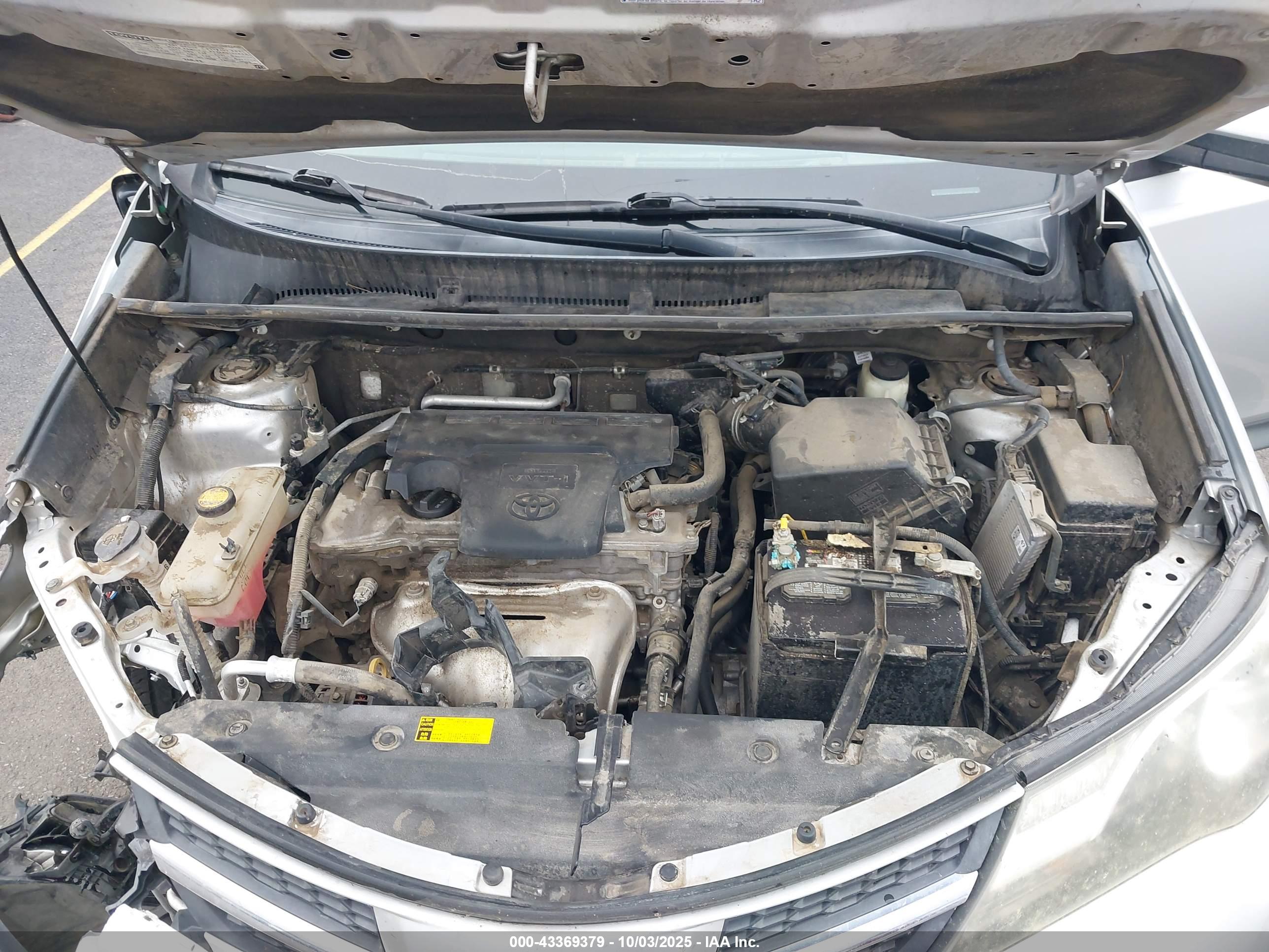 TOYOTA RAV4 image 10