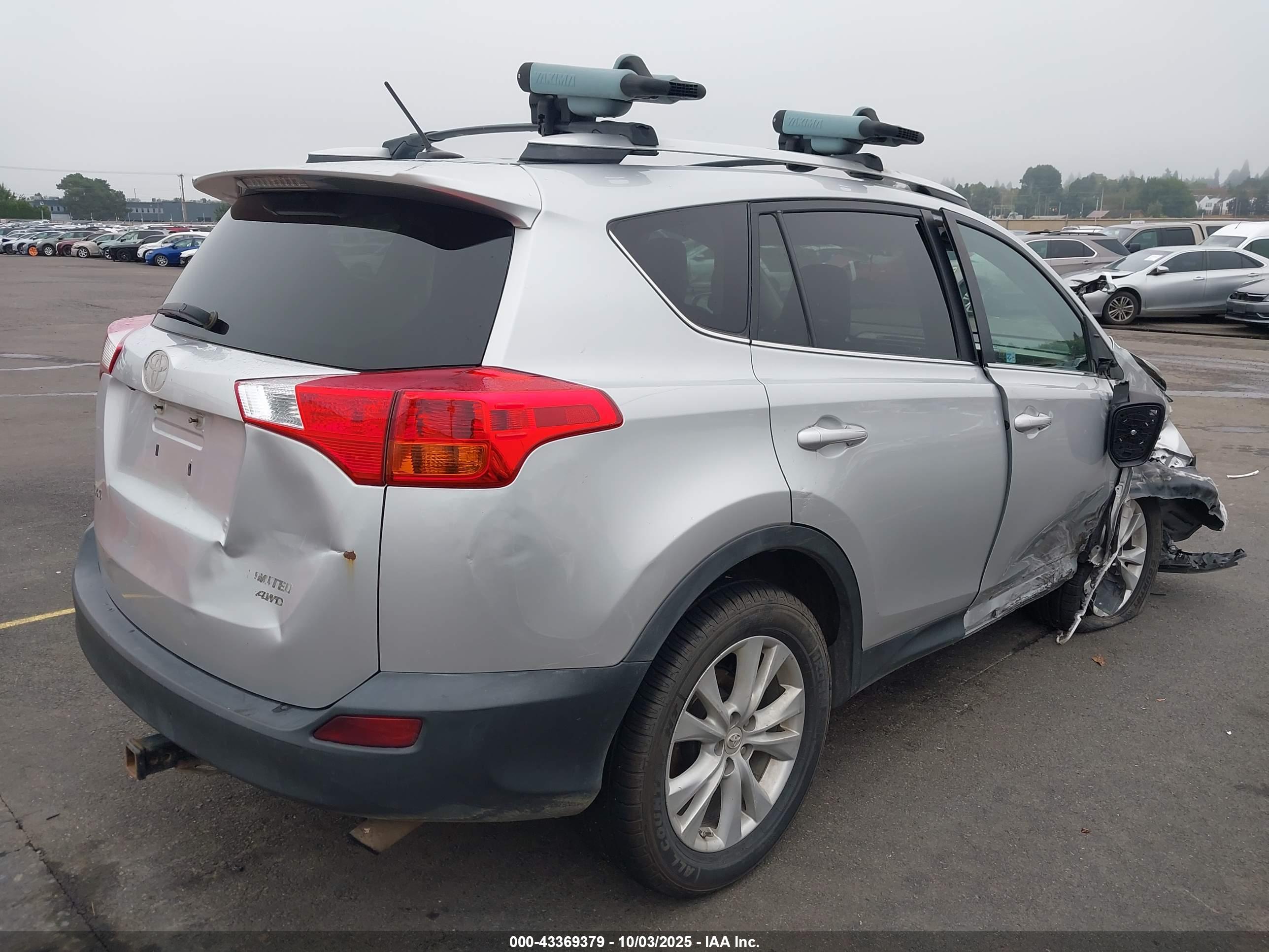 TOYOTA RAV4 image 4