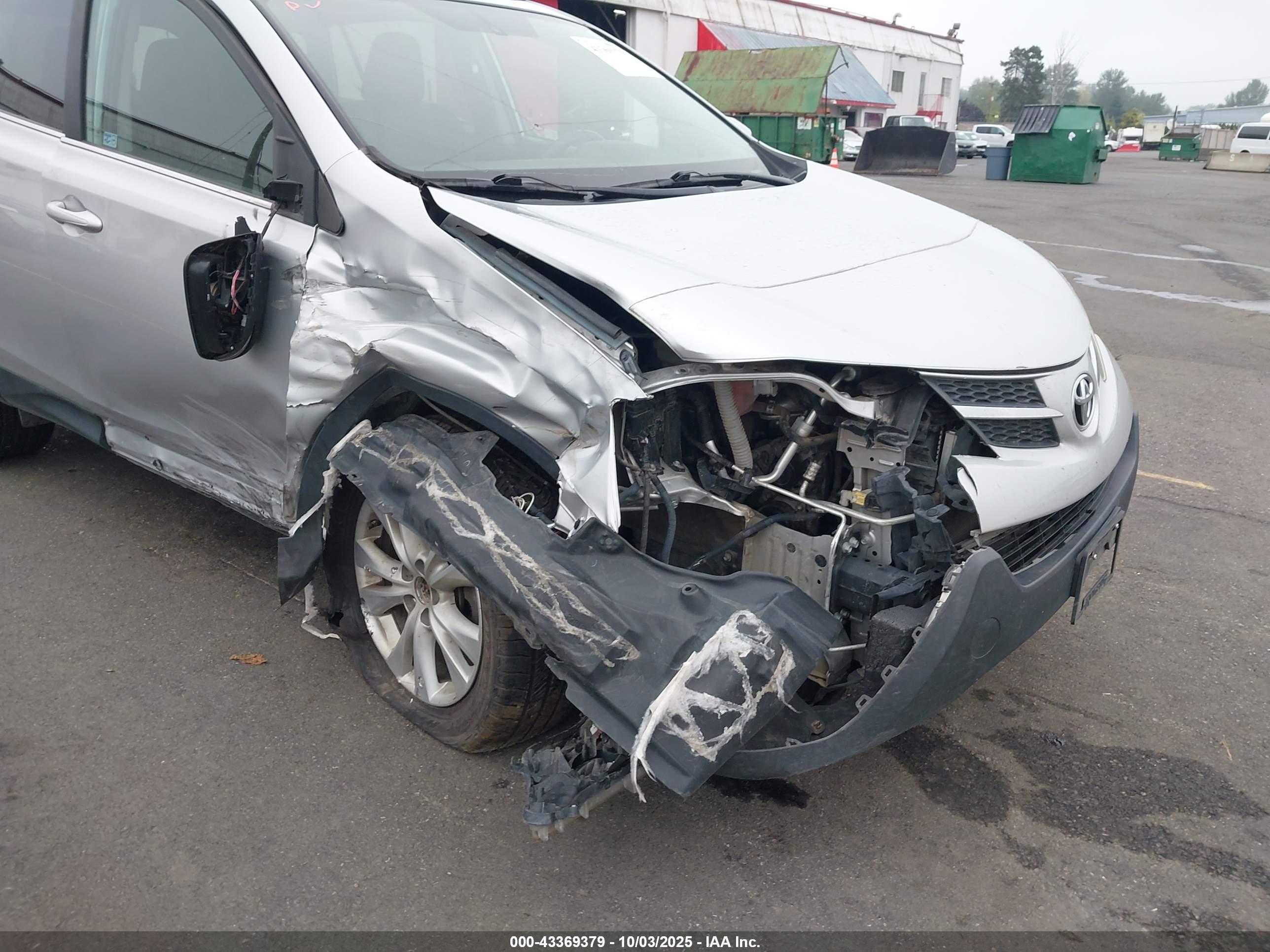 TOYOTA RAV4 image 6