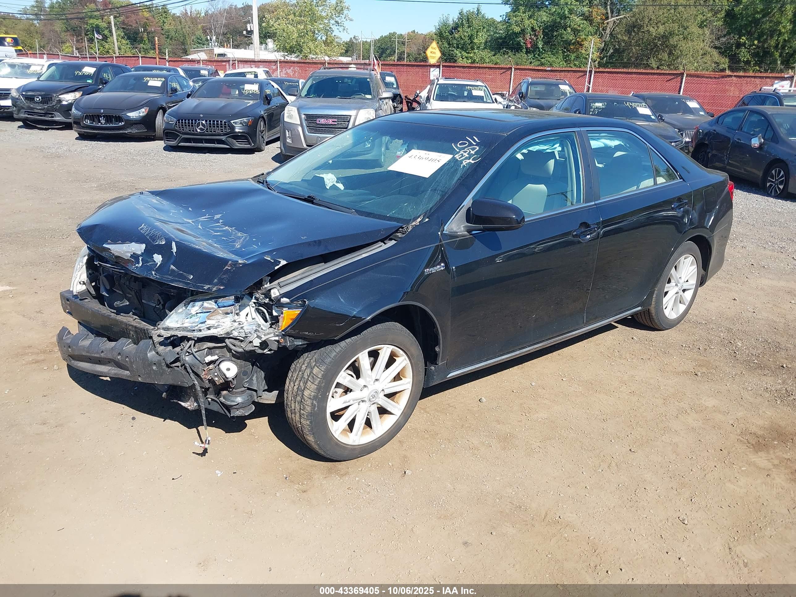 TOYOTA CAMRY image 2