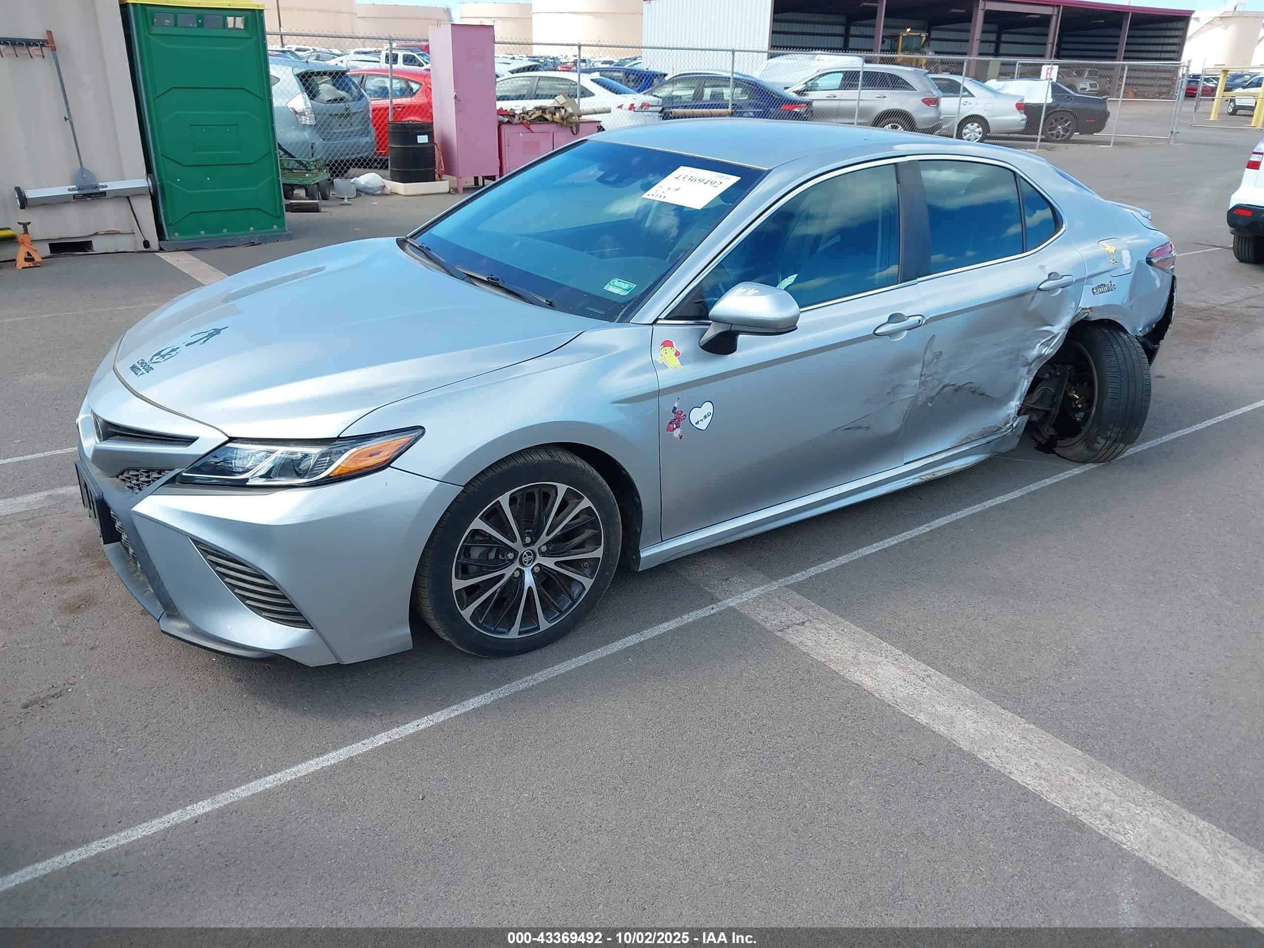 TOYOTA CAMRY image 2