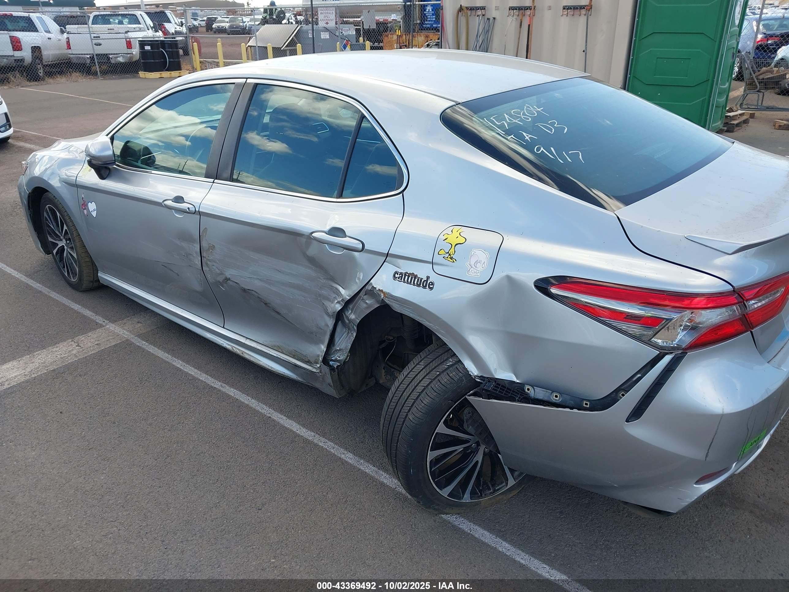 TOYOTA CAMRY image 6