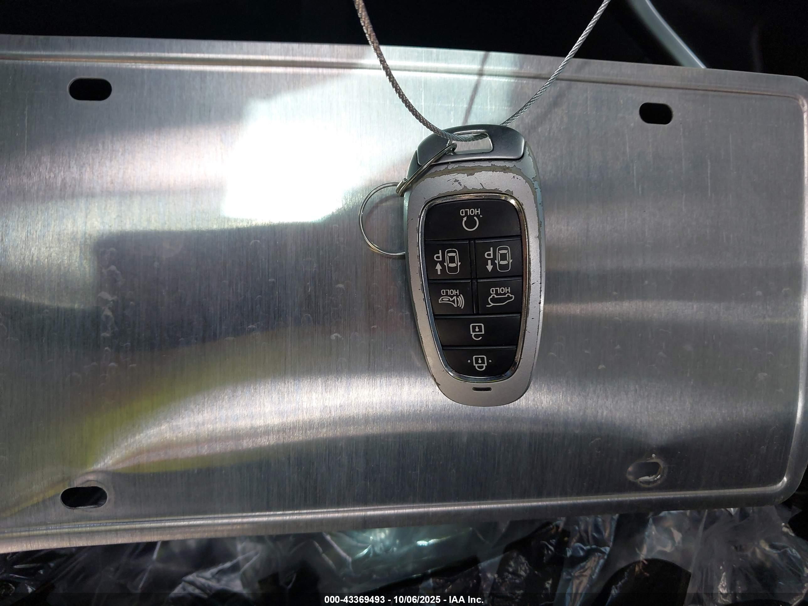 HYUNDAI TUCSON image 11