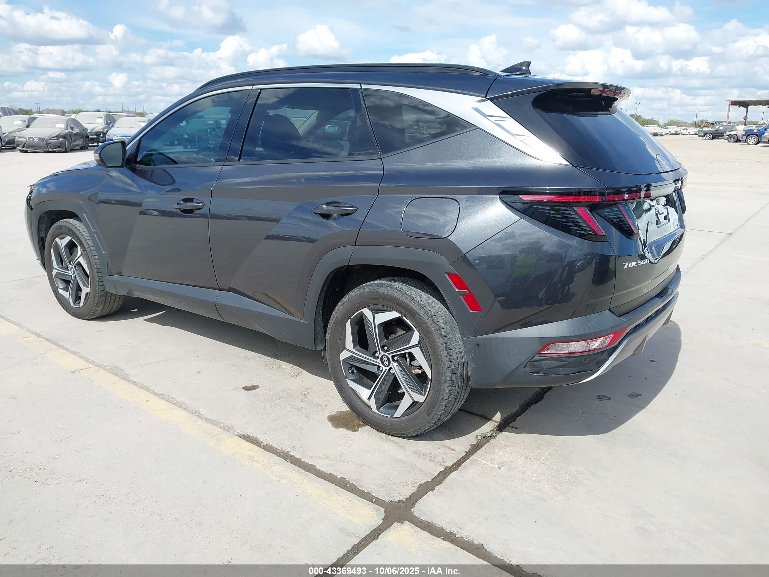 HYUNDAI TUCSON image 3