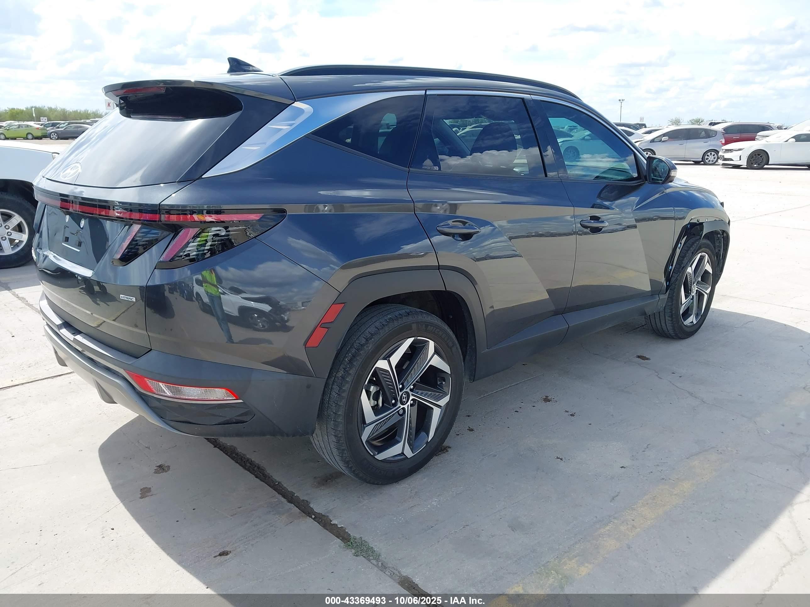 HYUNDAI TUCSON image 4