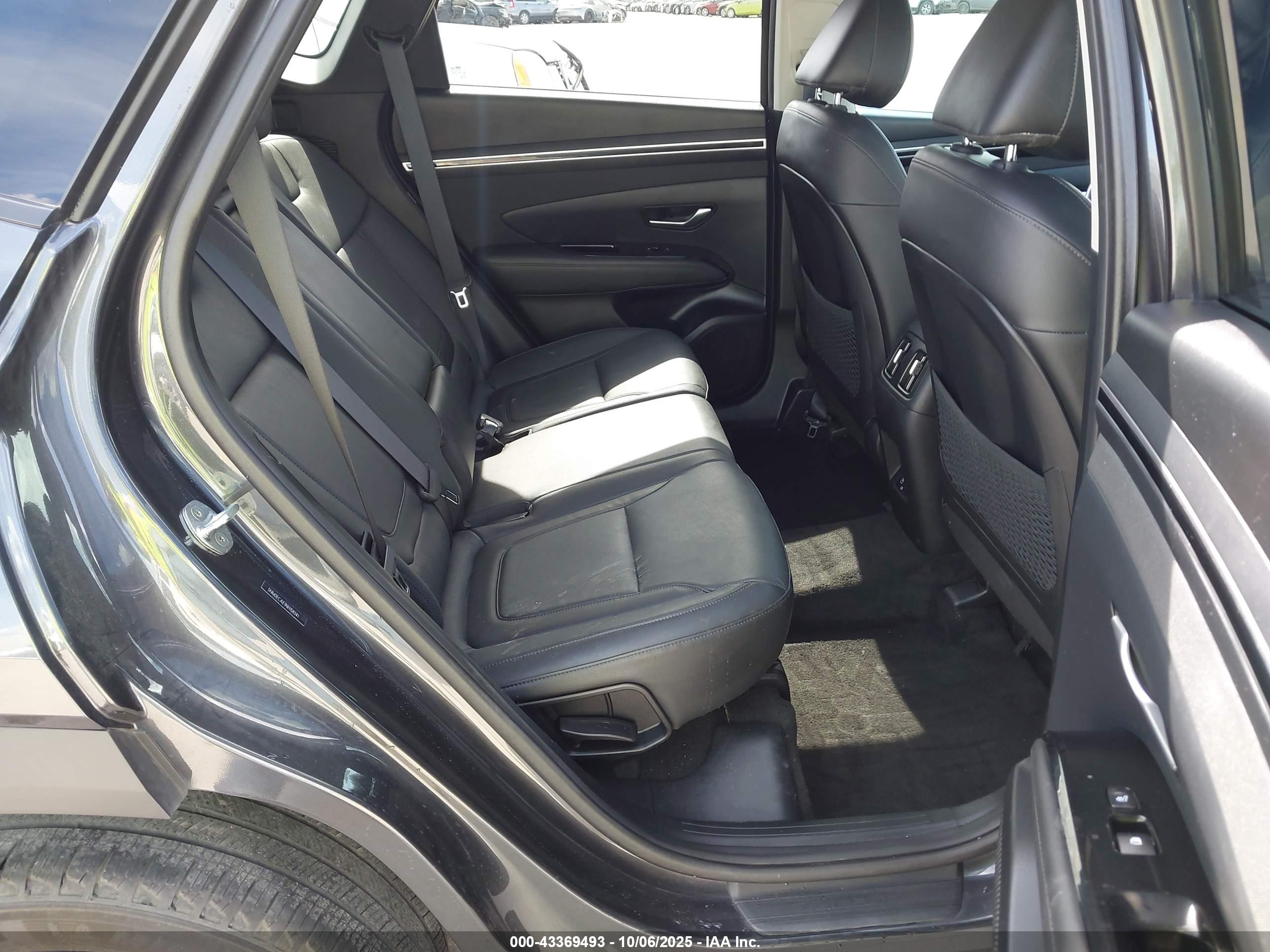 HYUNDAI TUCSON image 8