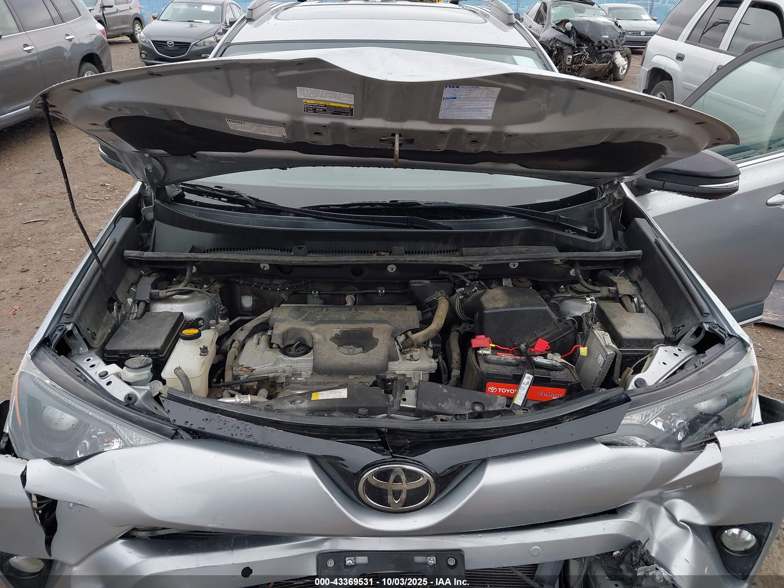 TOYOTA RAV4 image 10