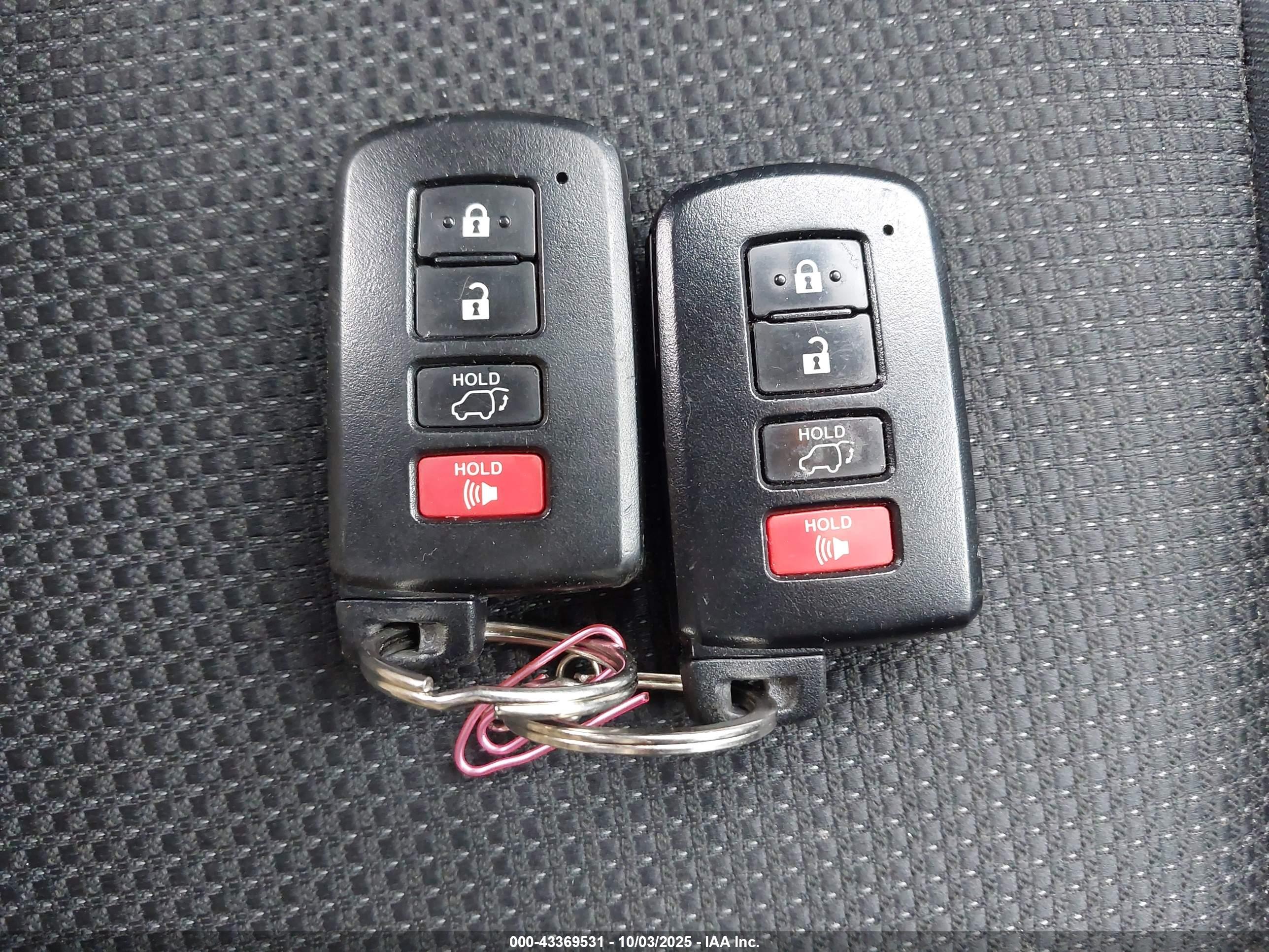 TOYOTA RAV4 image 11