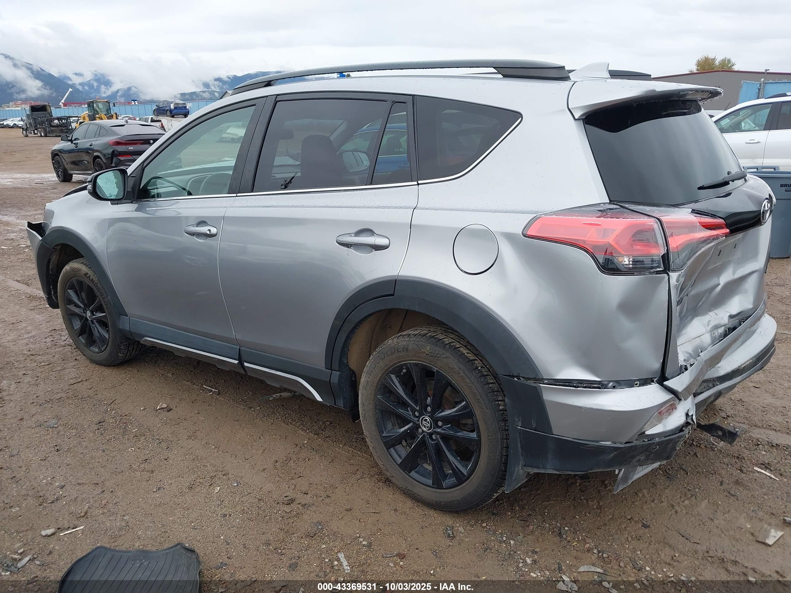 TOYOTA RAV4 image 3