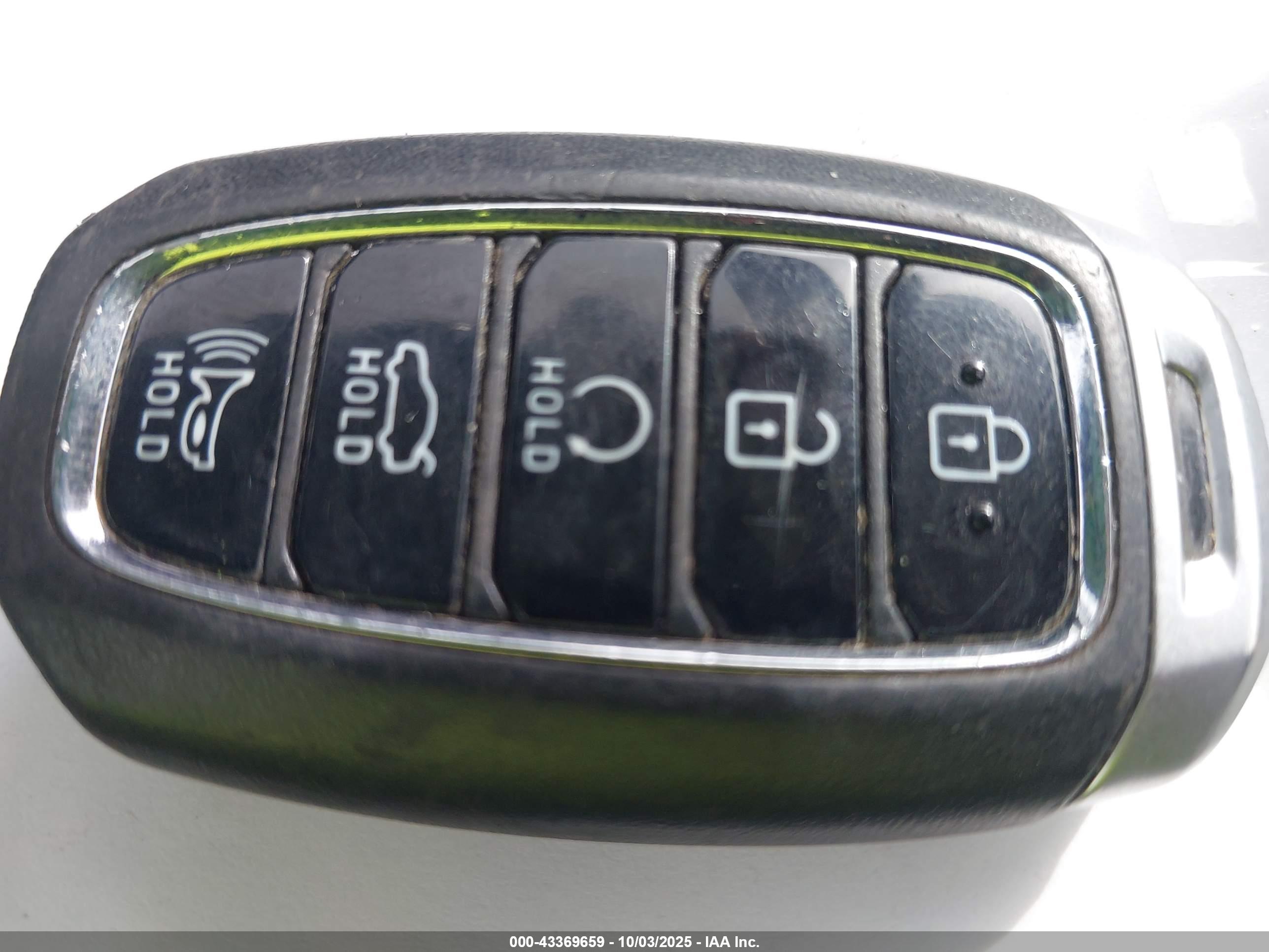 HYUNDAI ELANTRA image 11
