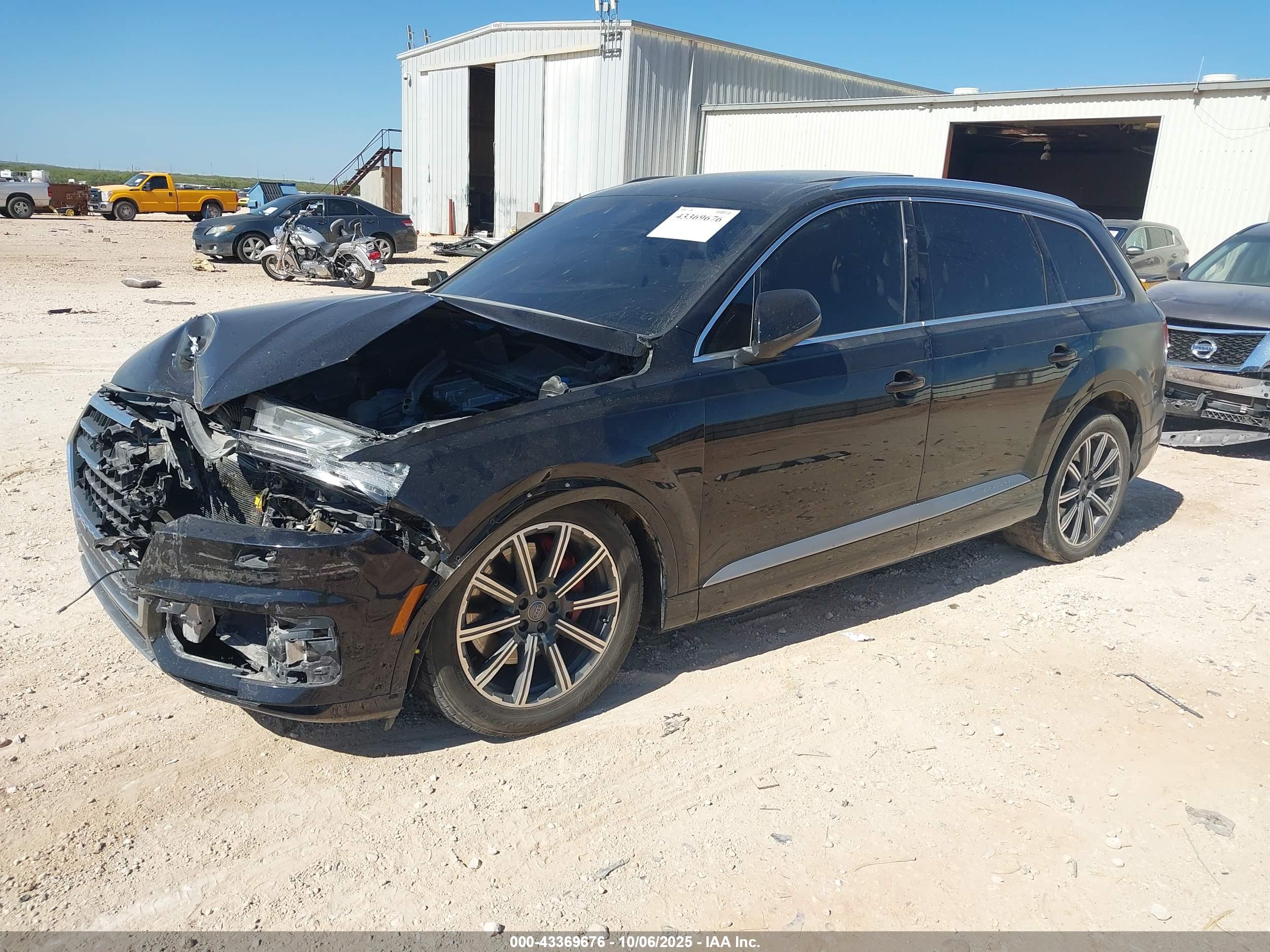 AUDI Q7 image 2