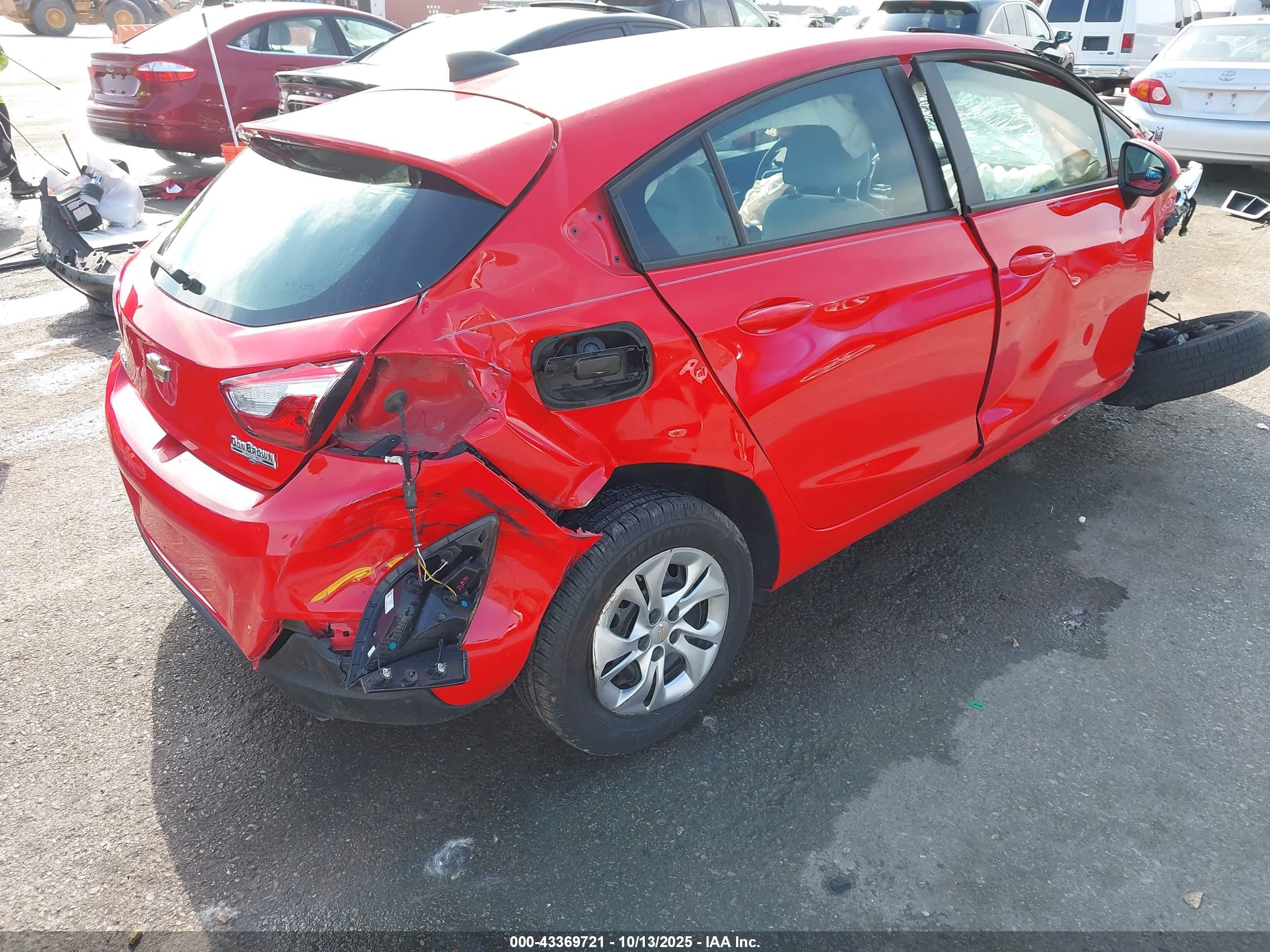 CHEVROLET CRUZE image 4