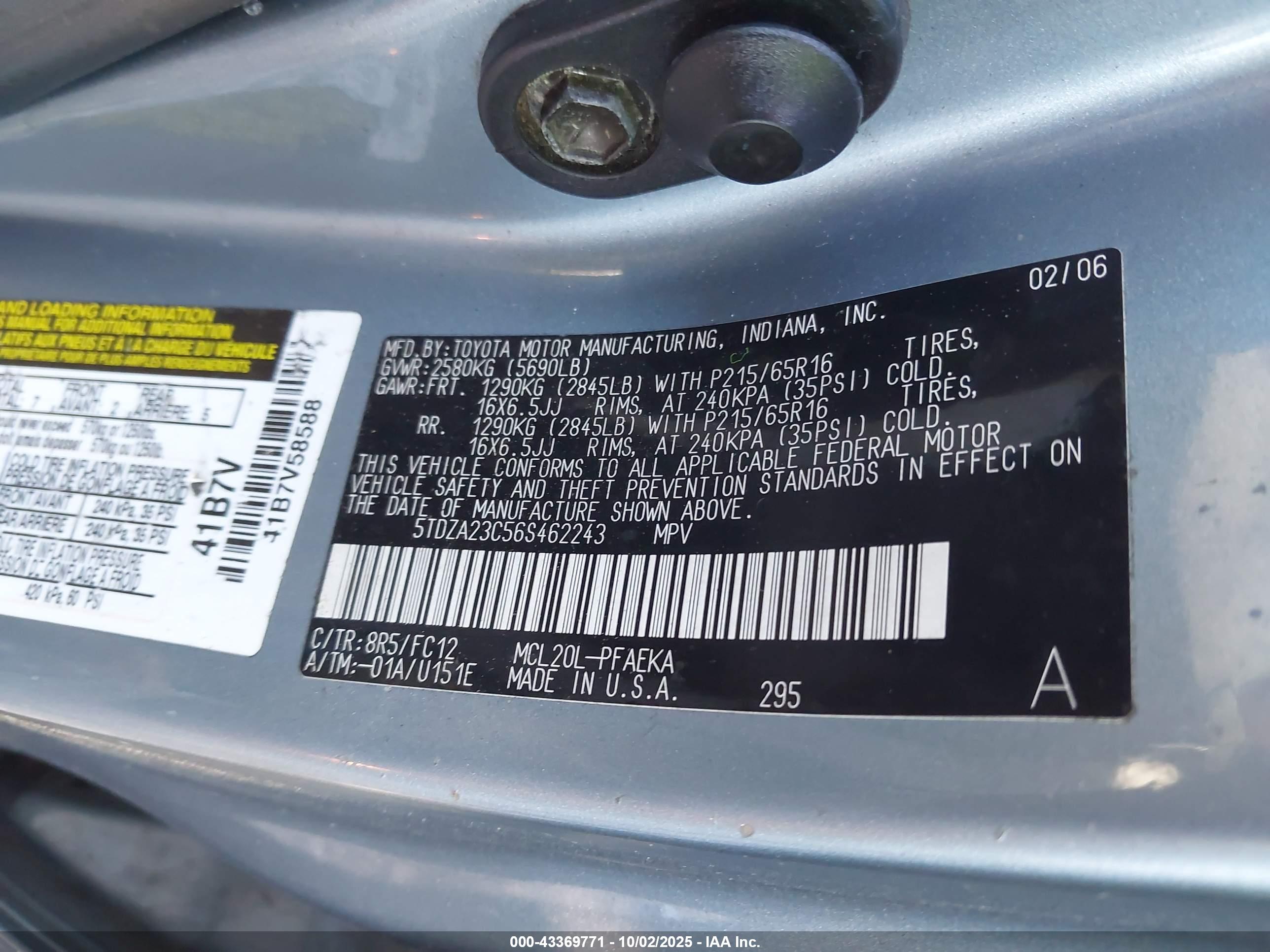 TOYOTA SIENNA image 9