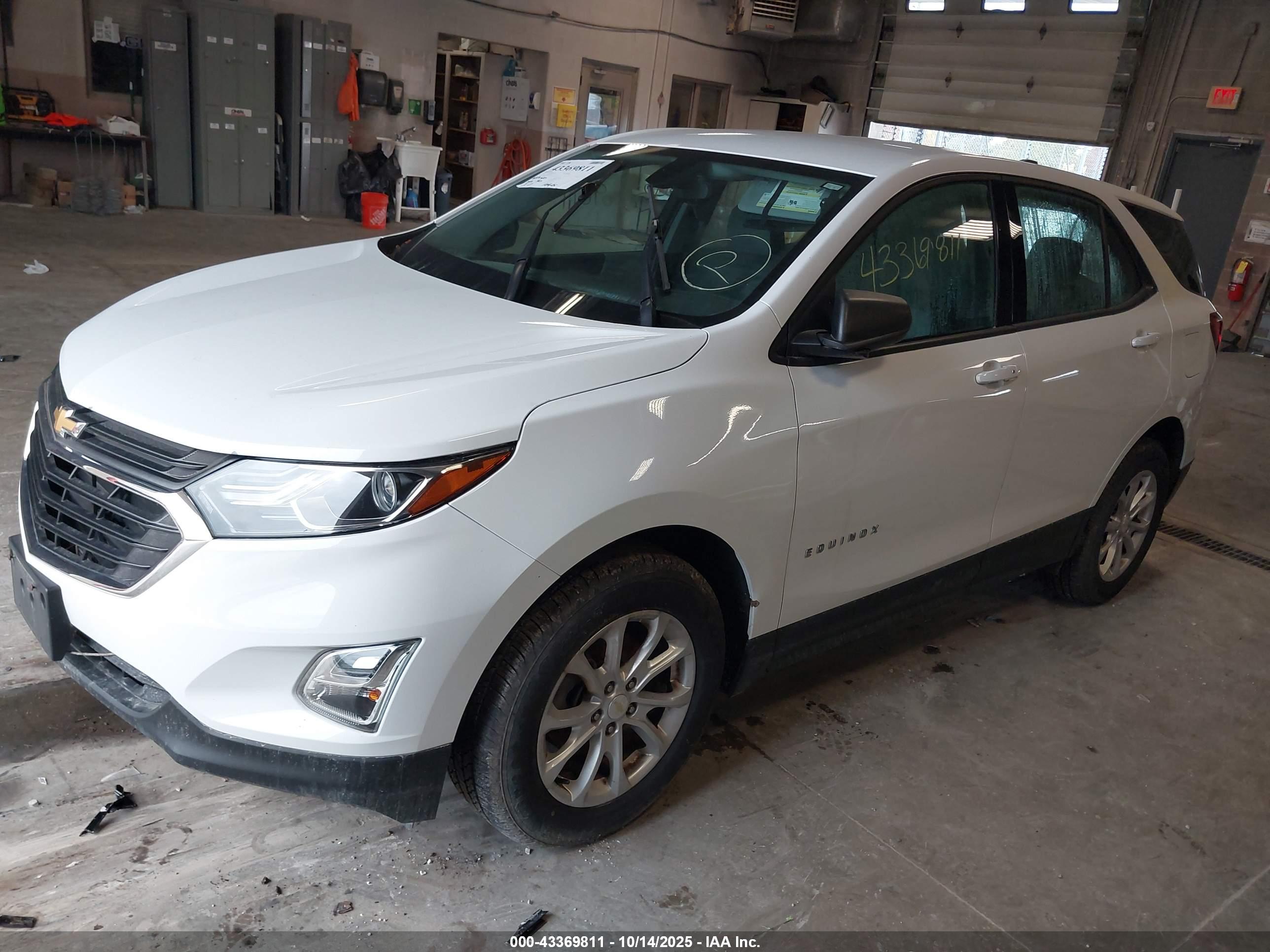 CHEVROLET EQUINOX image 2
