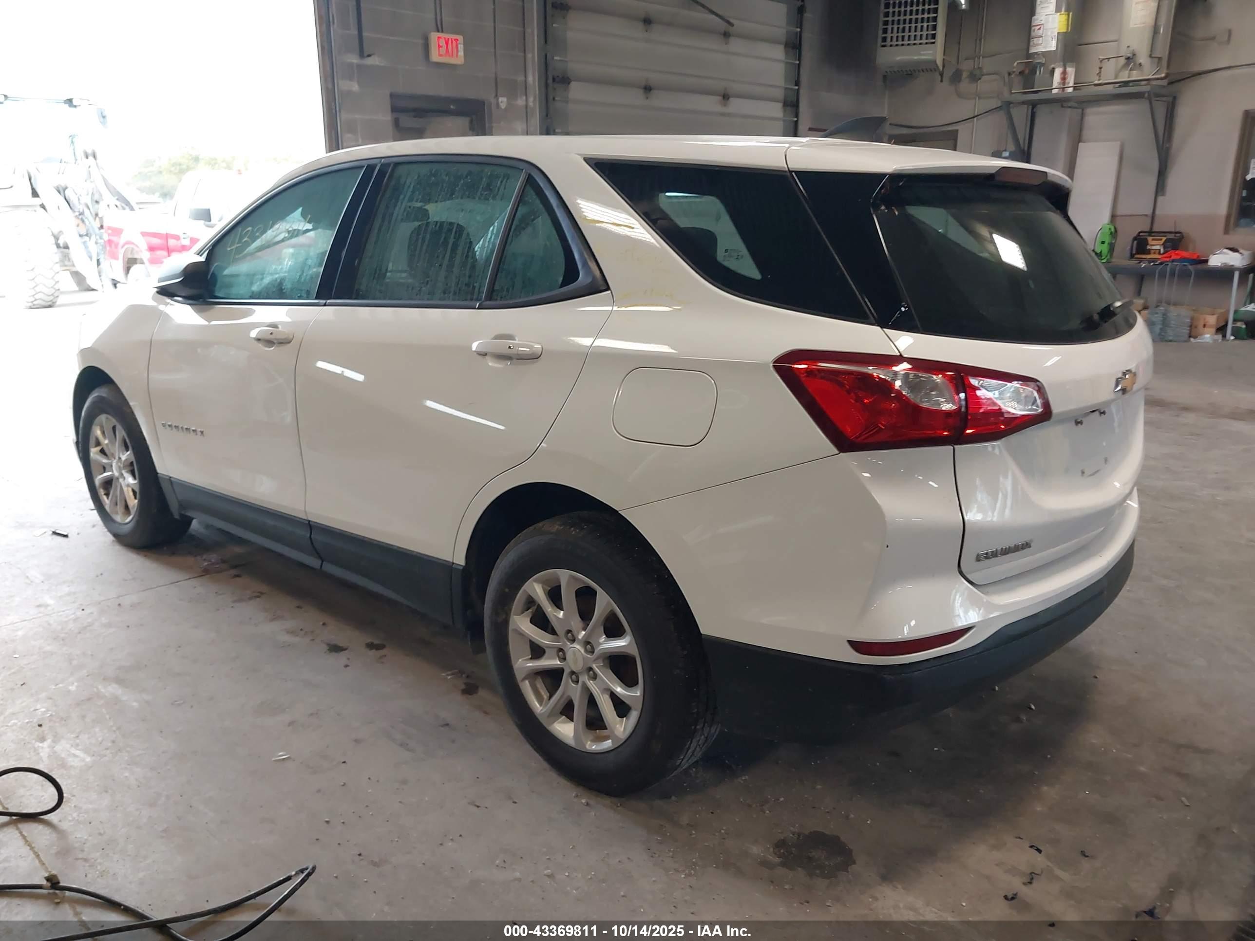 CHEVROLET EQUINOX image 3