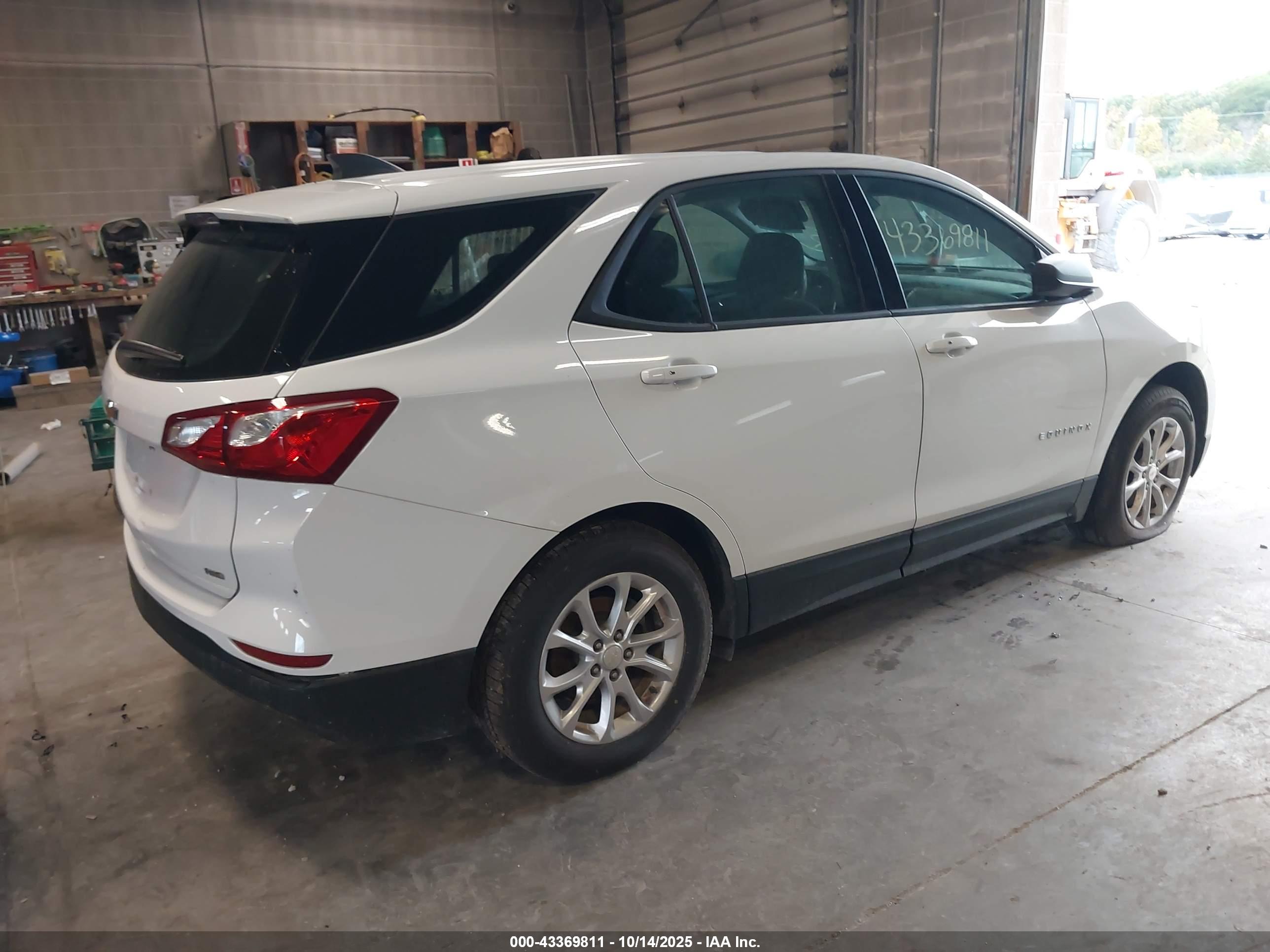 CHEVROLET EQUINOX image 4