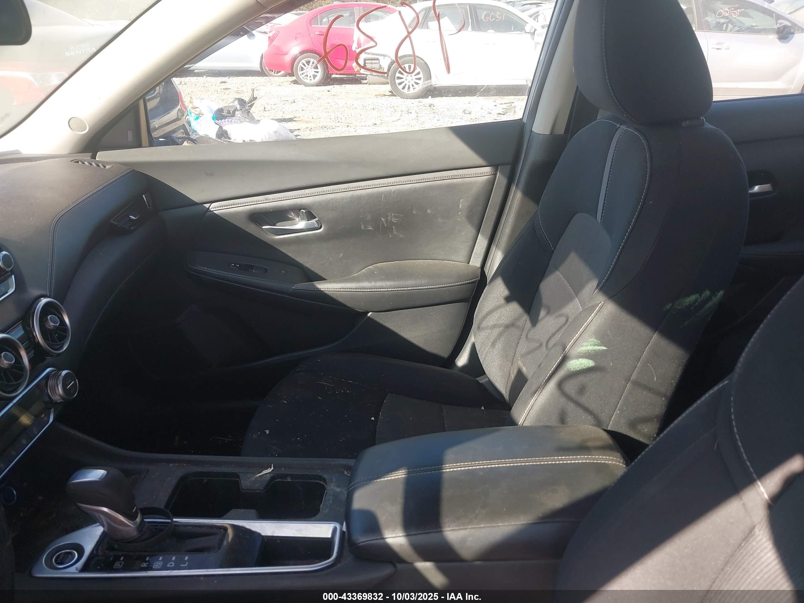 NISSAN SENTRA image 5