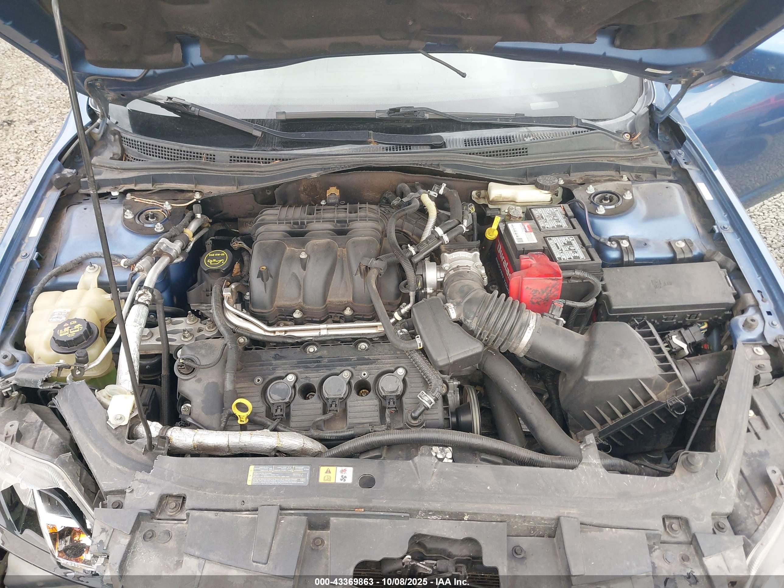 FORD FUSION image 10