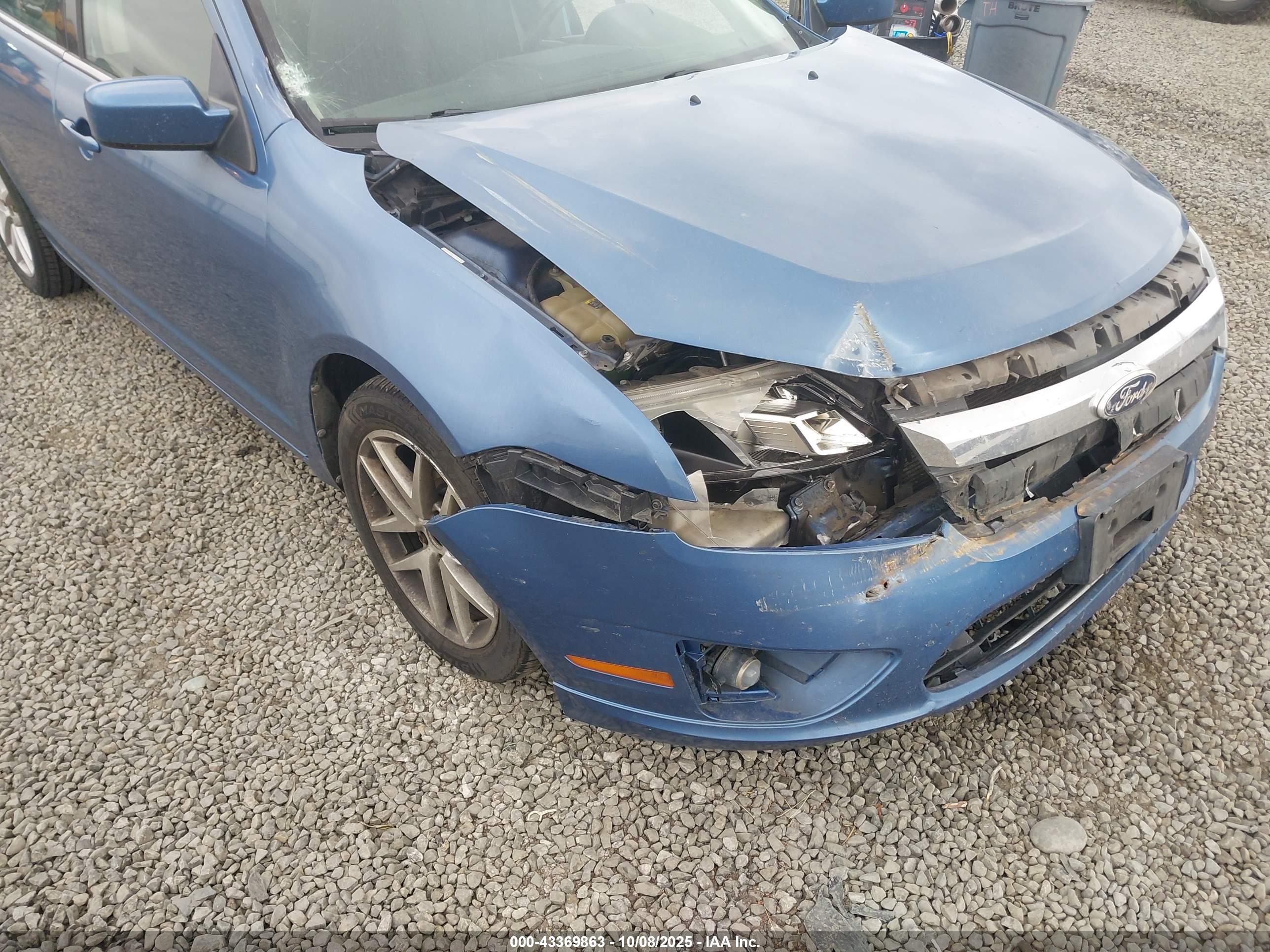 FORD FUSION image 6