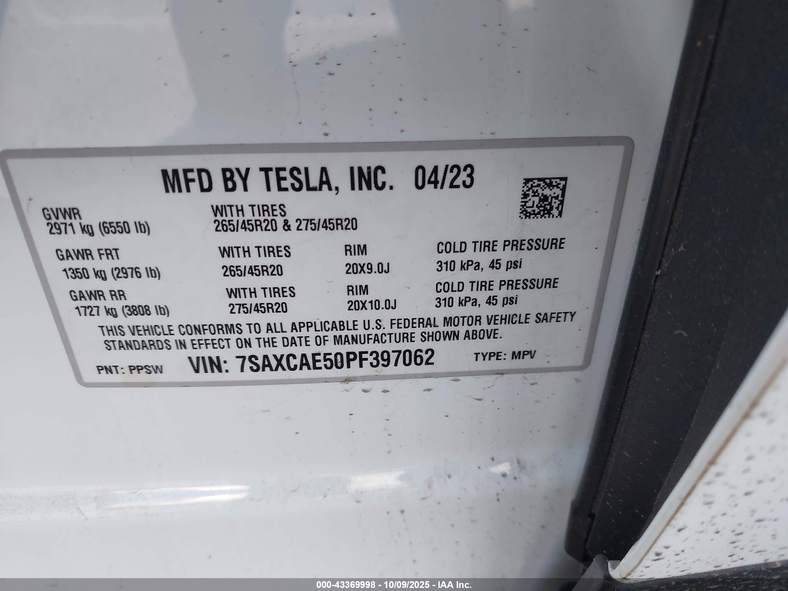 TESLA MODEL image 9