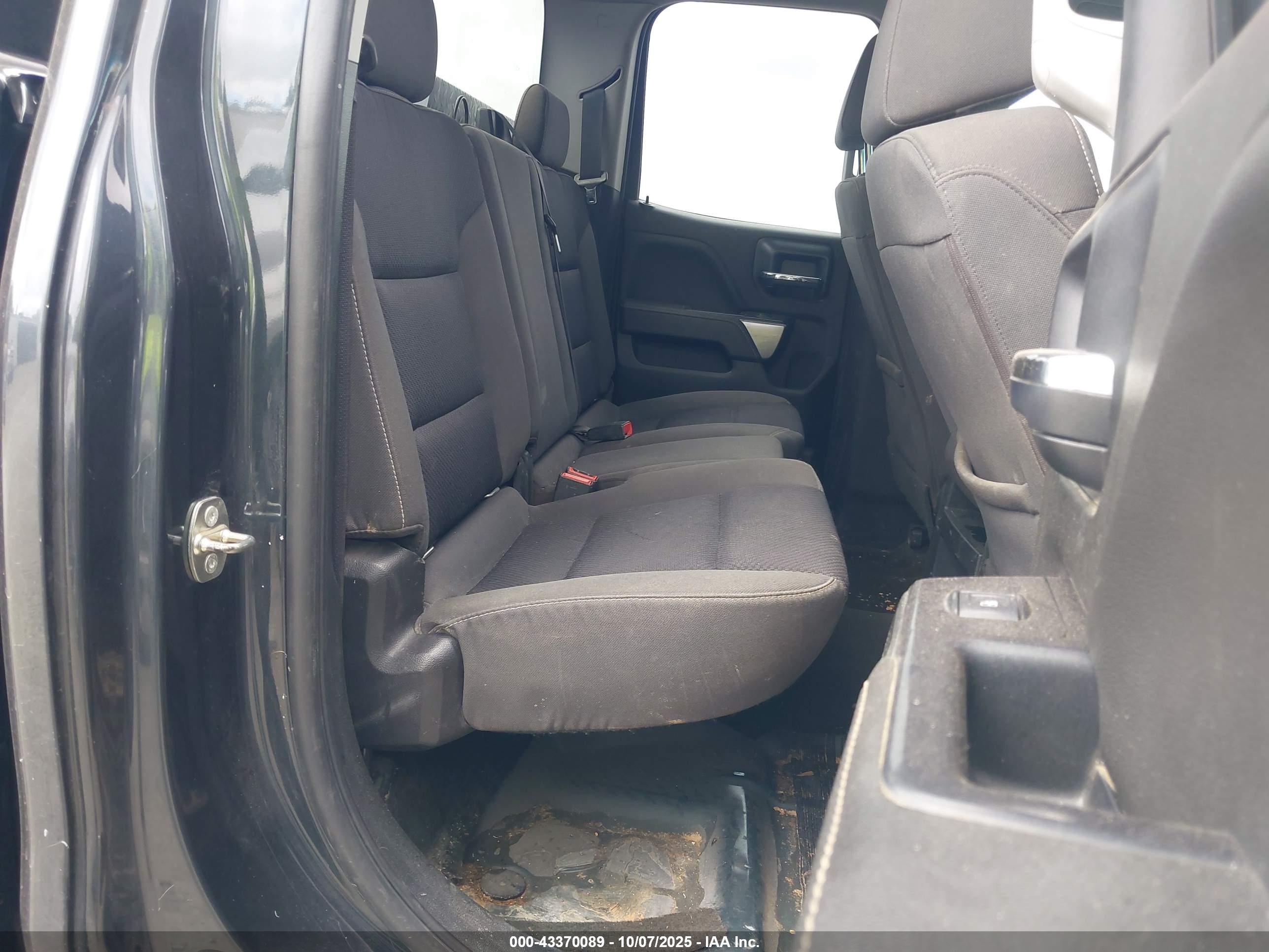 CHEVROLET SILVERADO image 8