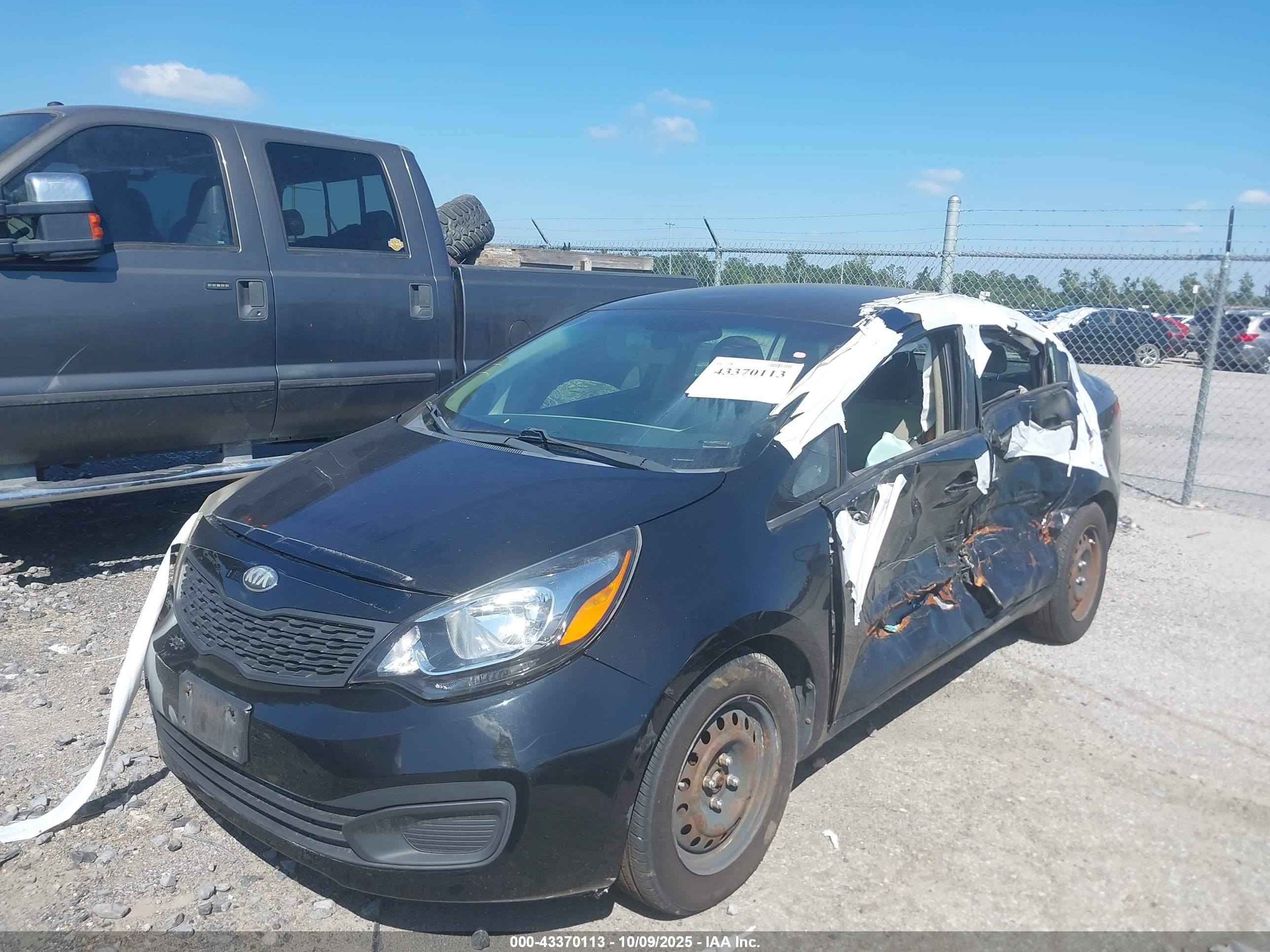KIA RIO image 2