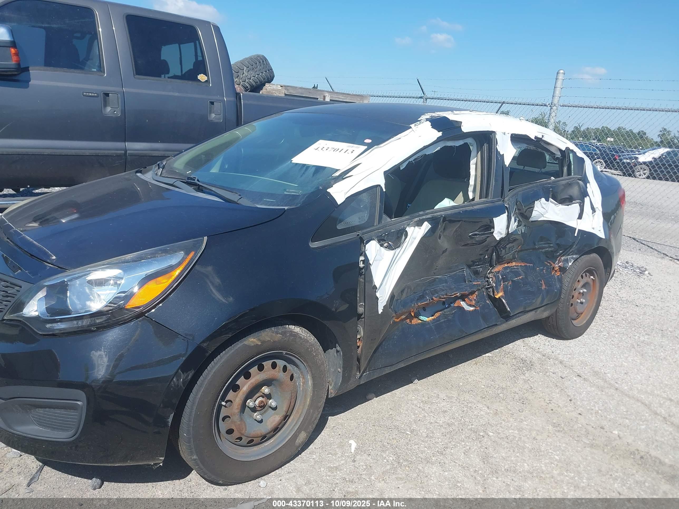 KIA RIO image 6