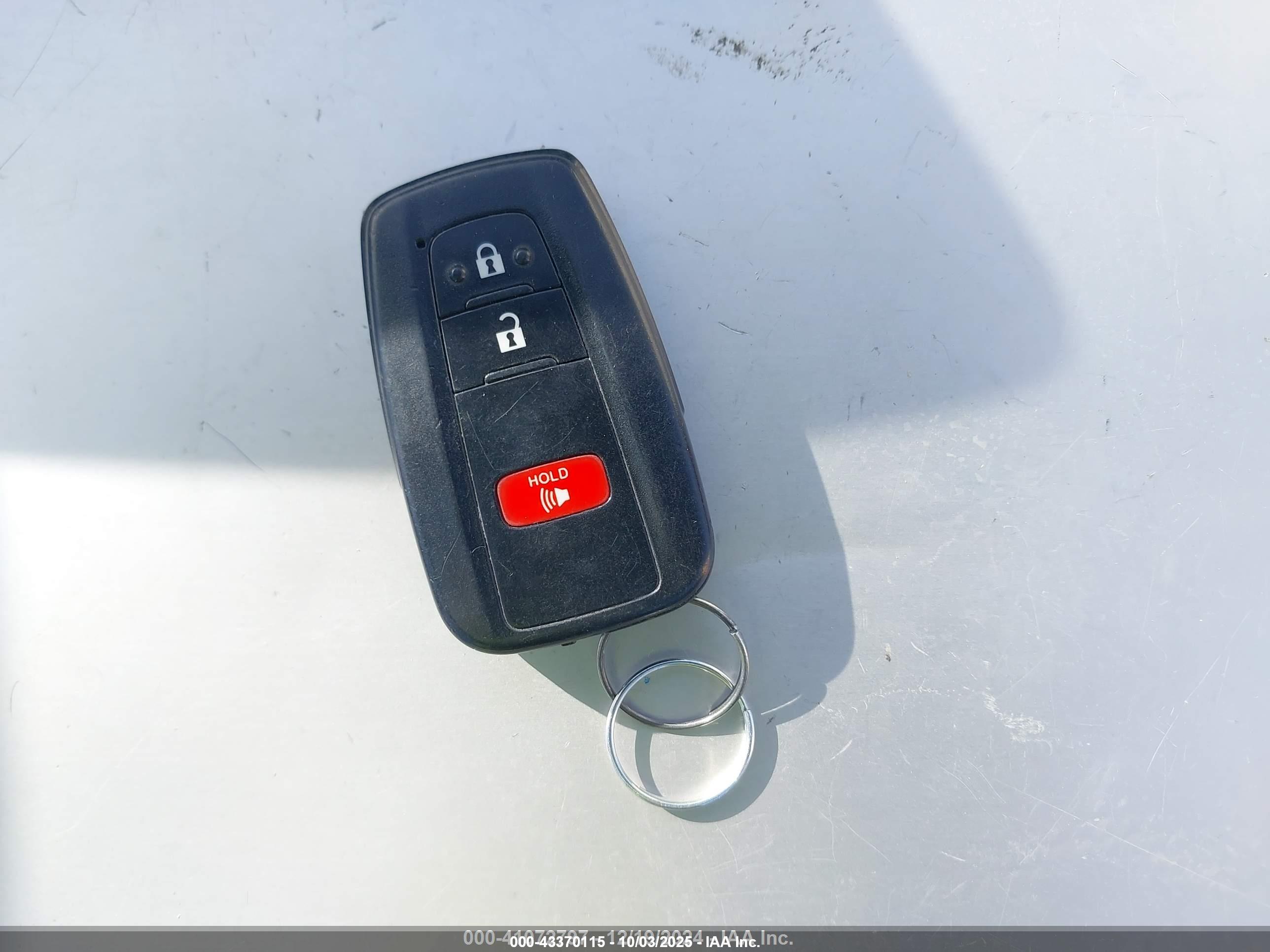 TOYOTA PRIUS image 11