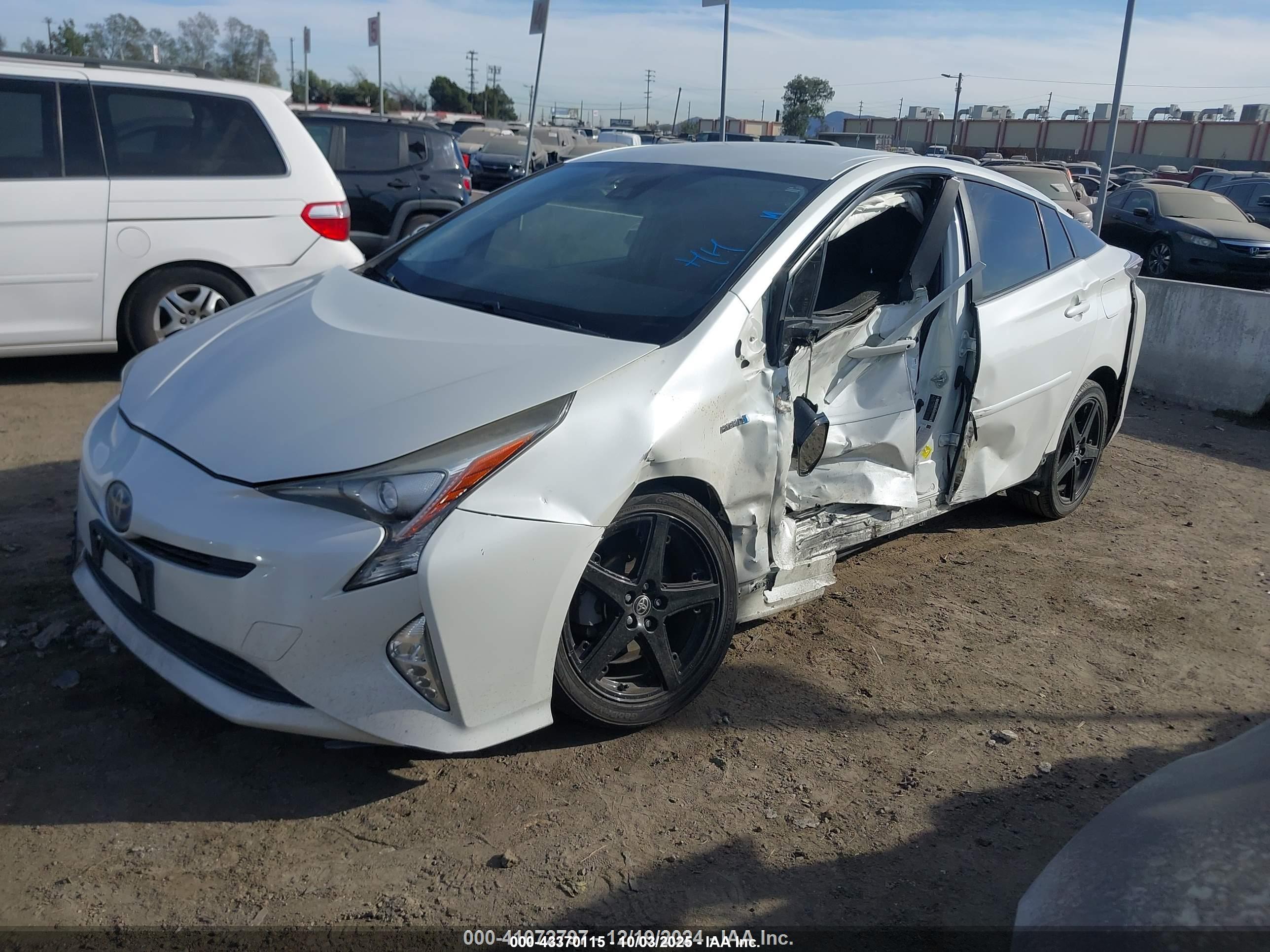 TOYOTA PRIUS image 2